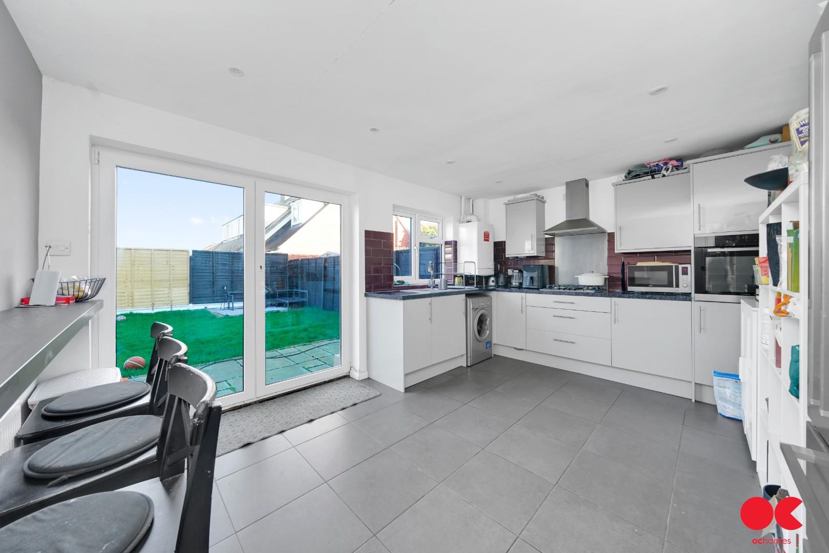 4 bed semi-detached house for sale in Essex Gardens, Hornchurch  - Property Image 1