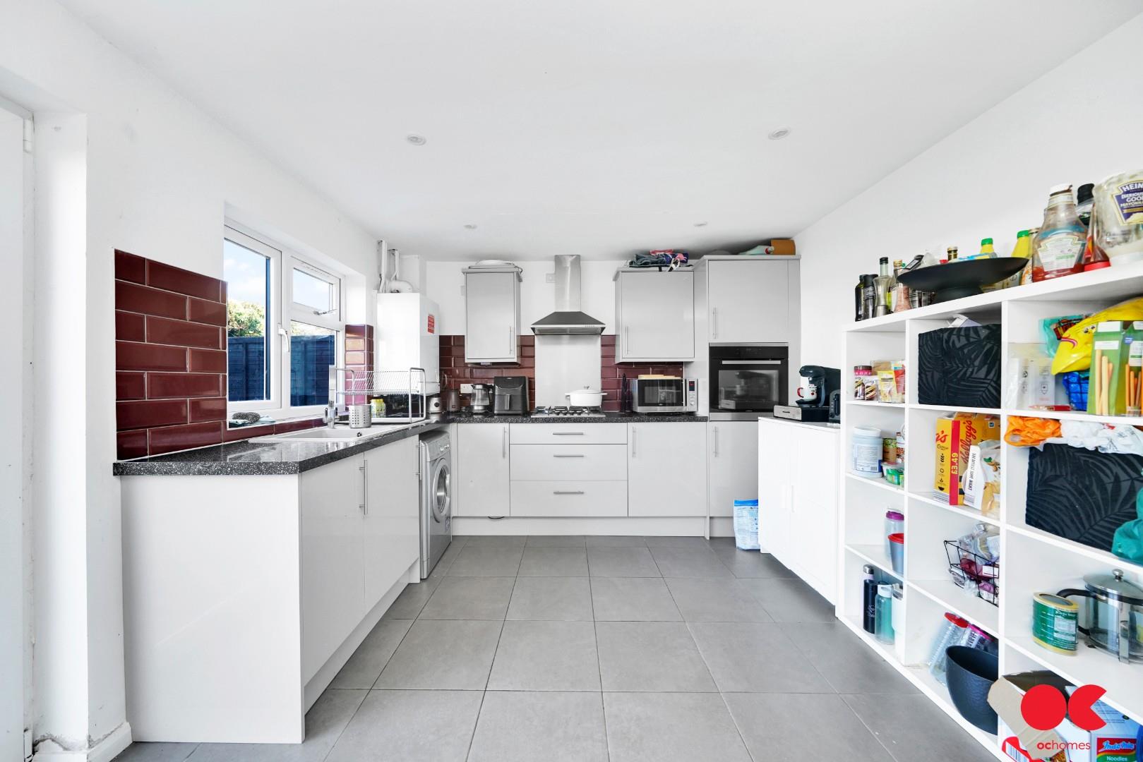4 bed semi-detached house for sale in Essex Gardens, Hornchurch - Property Image 1