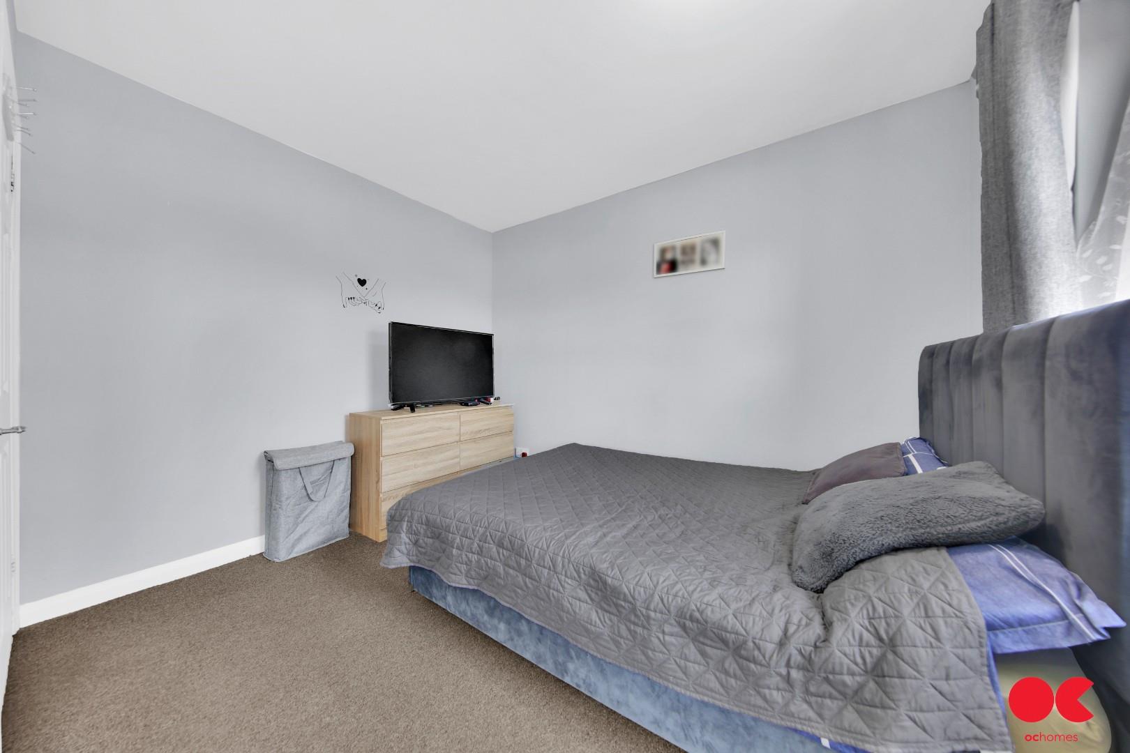 2 bed end of terrace house to rent in Riverdene Road, Ilford  - Property Image 19