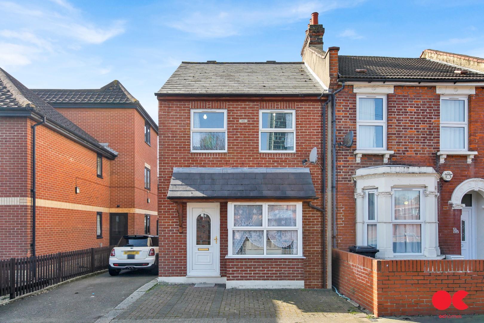 2 bed end of terrace house to rent in Riverdene Road, Ilford  - Property Image 2