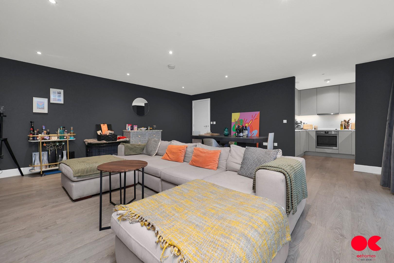 3 bed flat for sale in Ruckholt Road, Leyton - Property Image 1