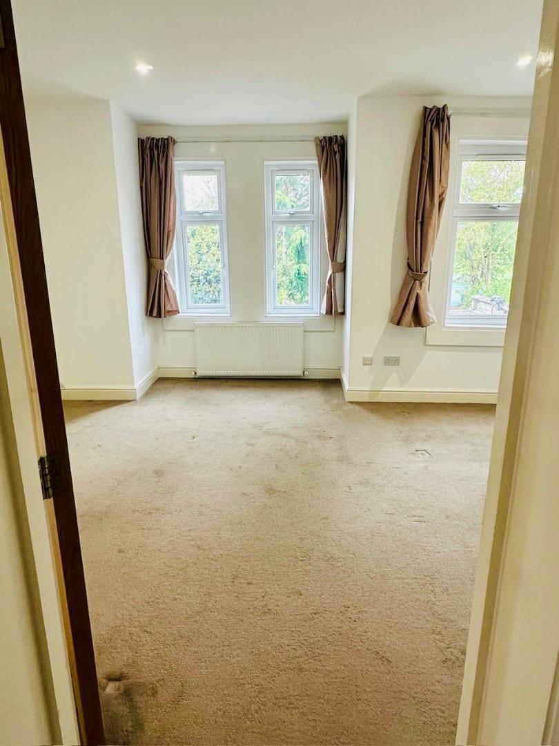 3 bed flat to rent in Cecil Road, London  - Property Image 3