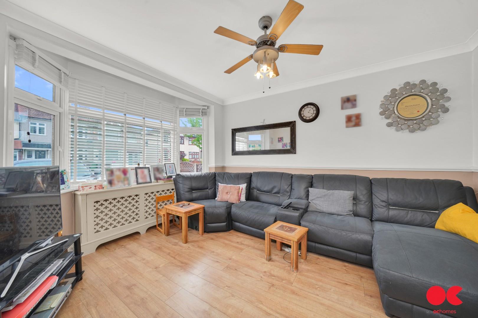 4 bed terraced house for sale in Mendip Road, Hornchurch  - Property Image 9