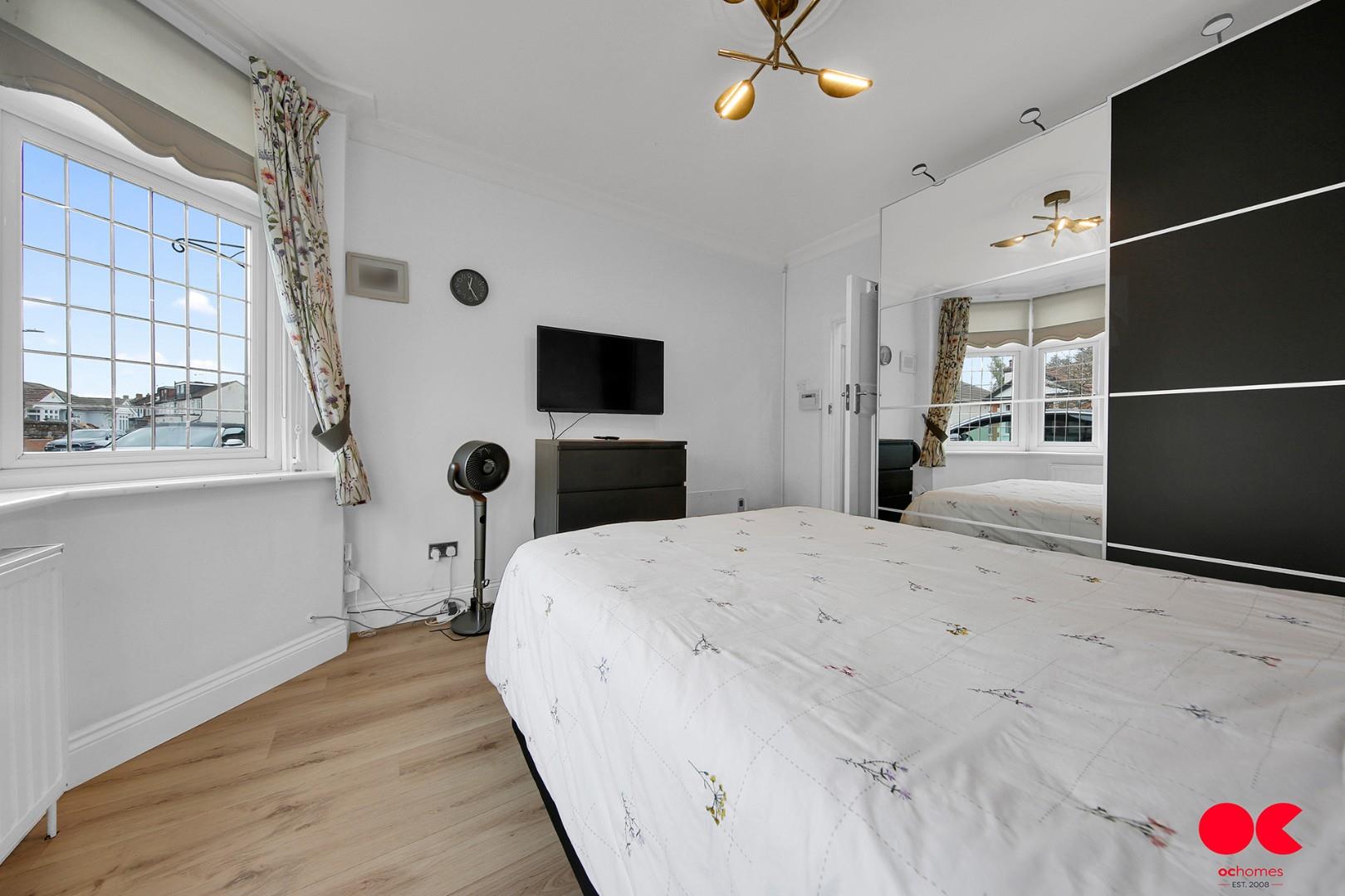 3 bed semi-detached bungalow for sale in Stafford Avenue, Hornchurch  - Property Image 28