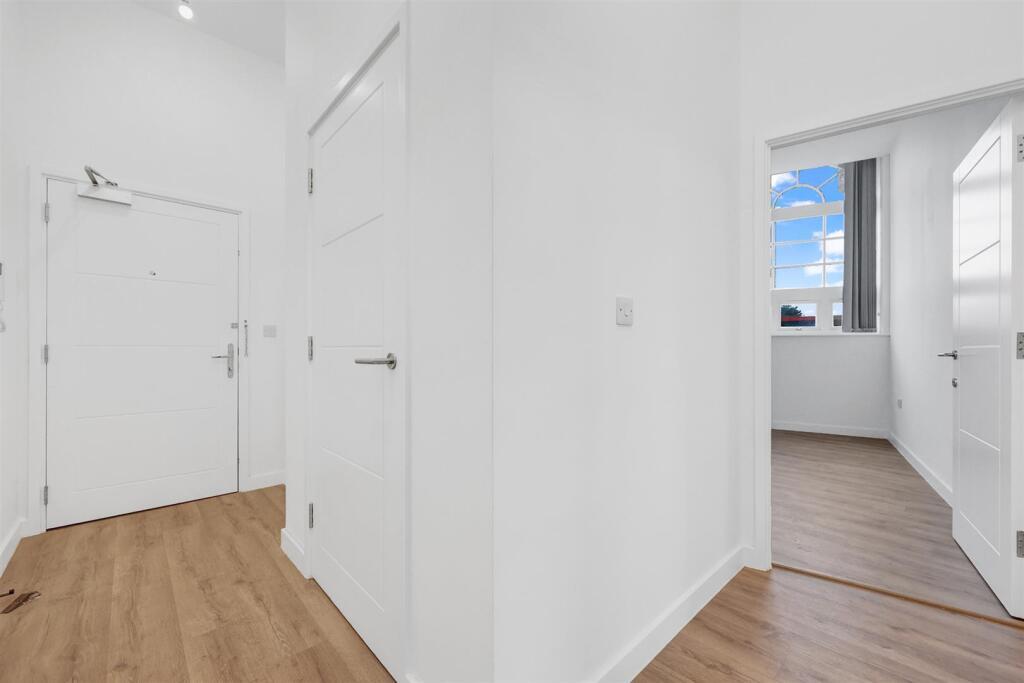 2 bed flat to rent in Spring Gardens, Romford  - Property Image 12