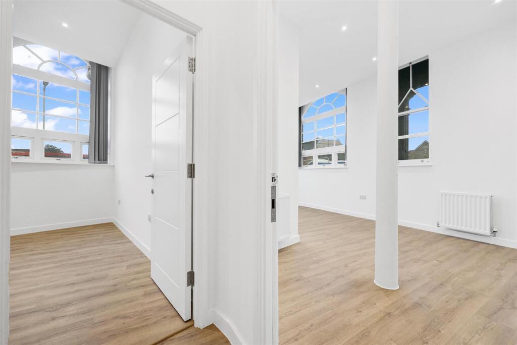 2 bed flat to rent in Spring Gardens, Romford  - Property Image 10