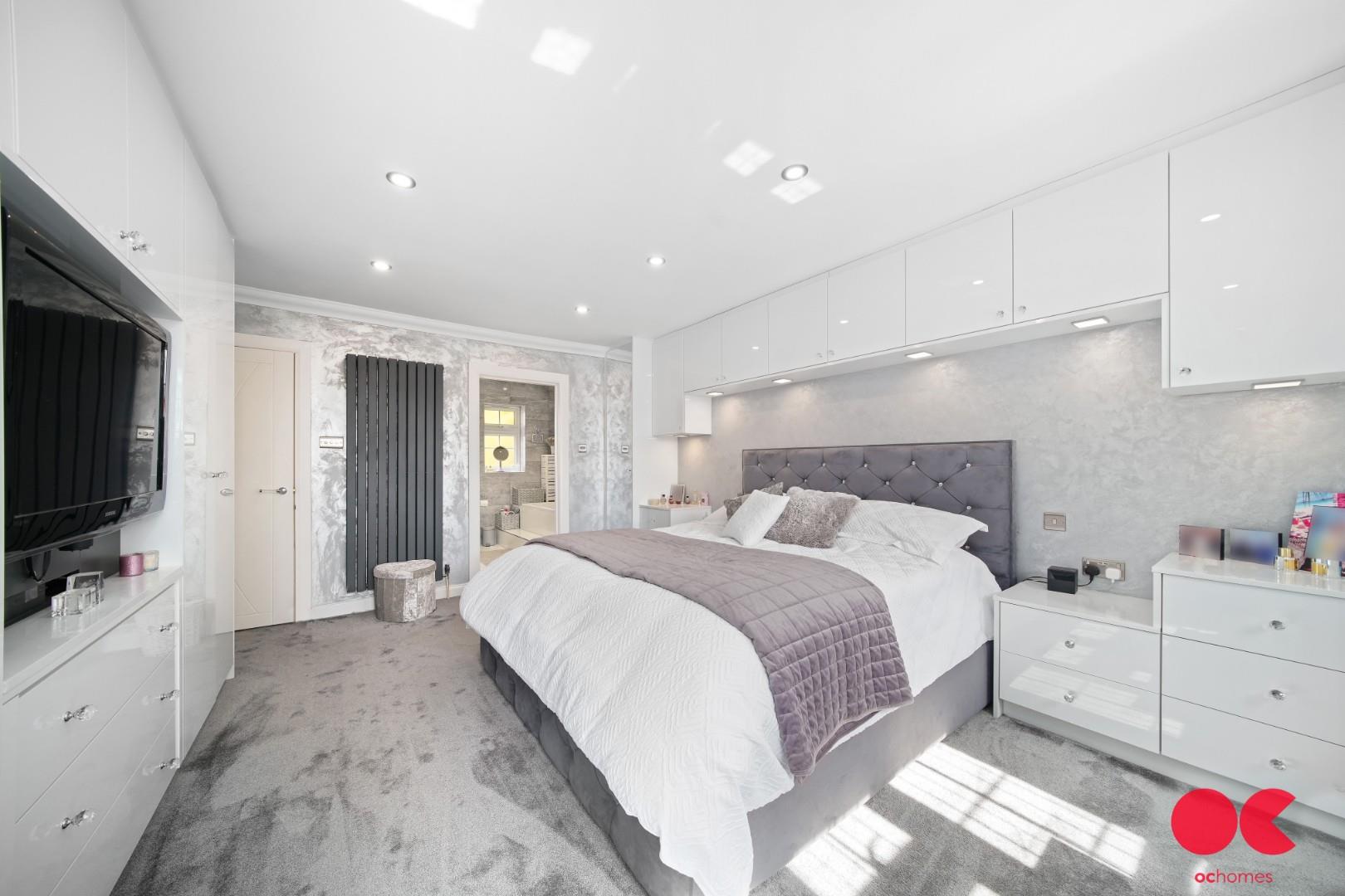 5 bed detached house for sale in Herbert Road, Hornchurch  - Property Image 10