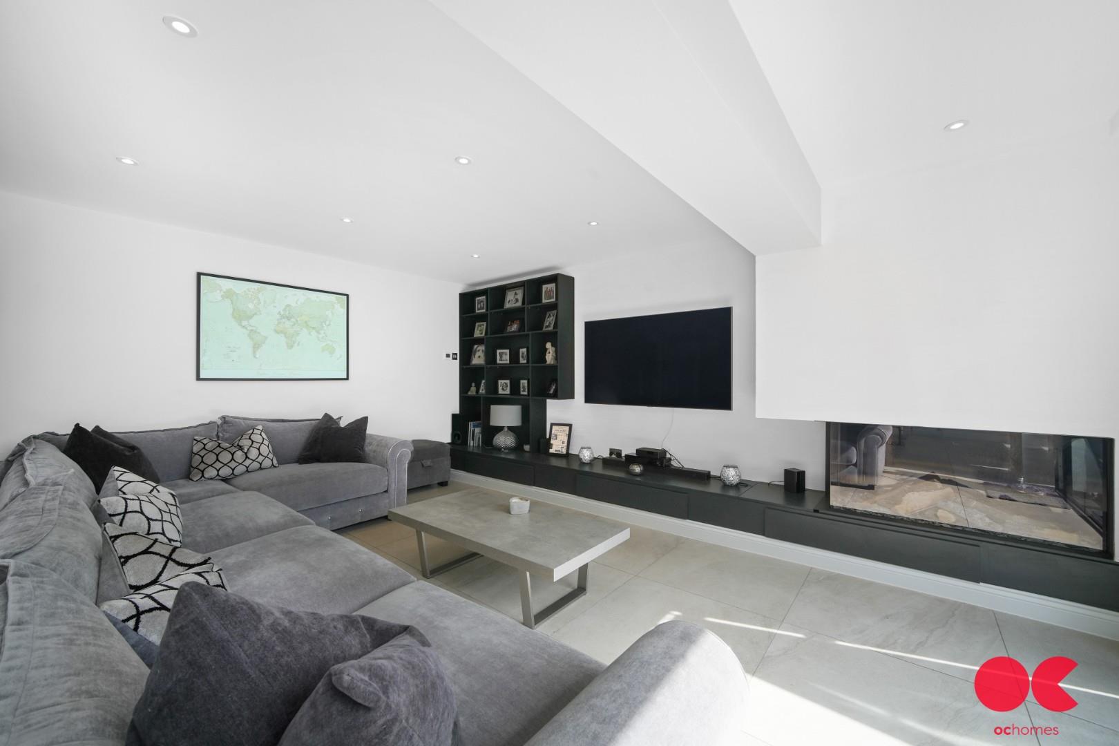 5 bed detached house for sale in Herbert Road, Hornchurch  - Property Image 19