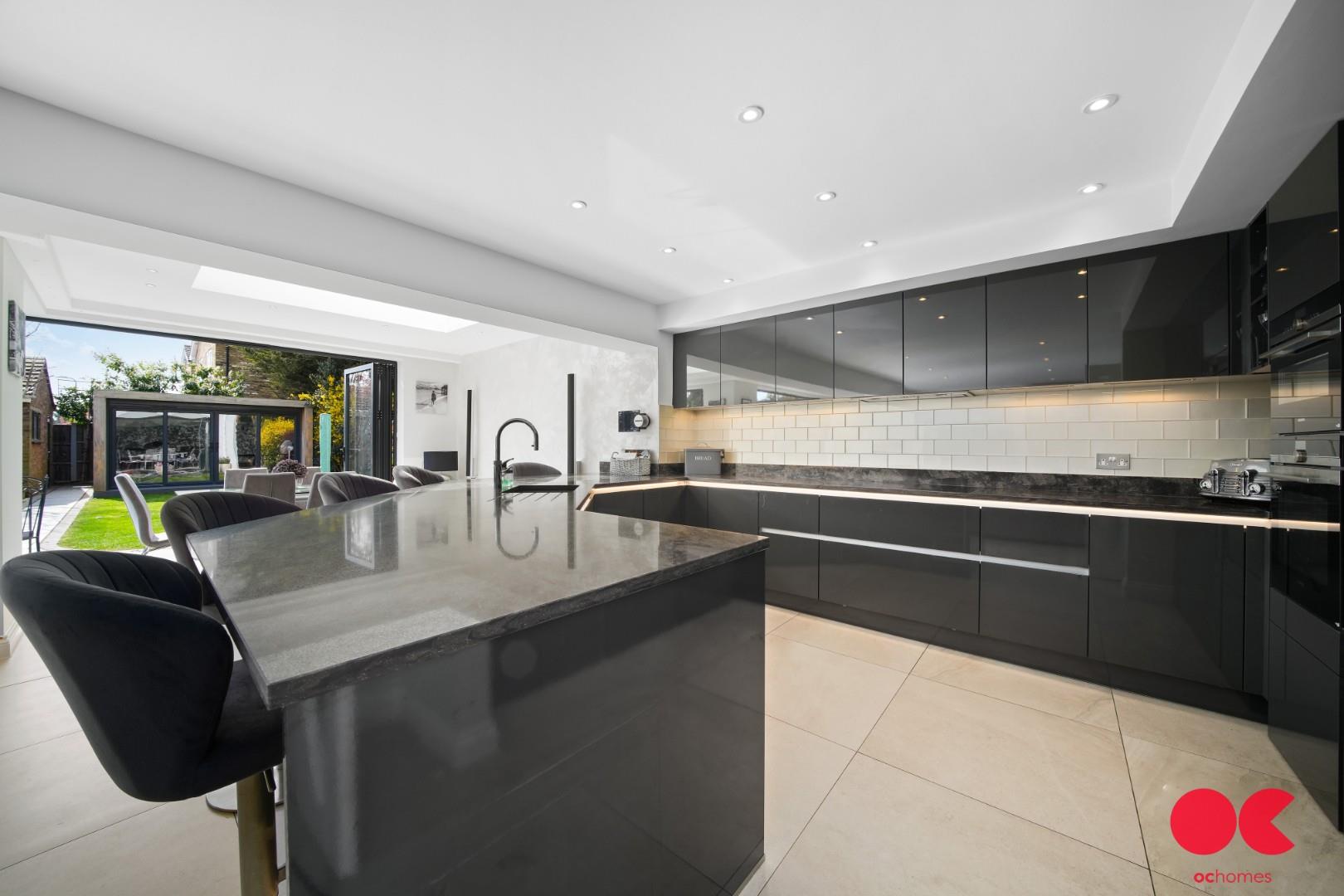 5 bed detached house for sale in Herbert Road, Hornchurch  - Property Image 26