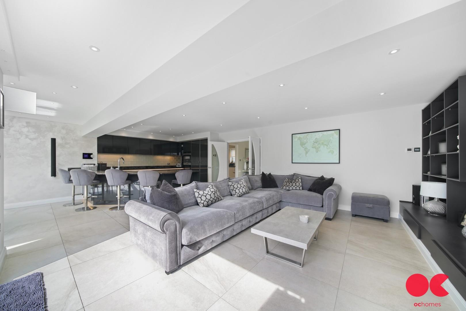 5 bed detached house for sale in Herbert Road, Hornchurch  - Property Image 22