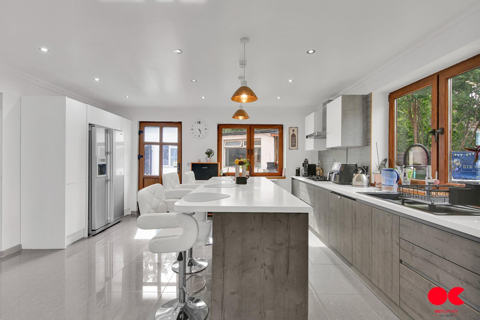 4 bed semi-detached house for sale in Homestead Road, Dagenham  - Property Image 29