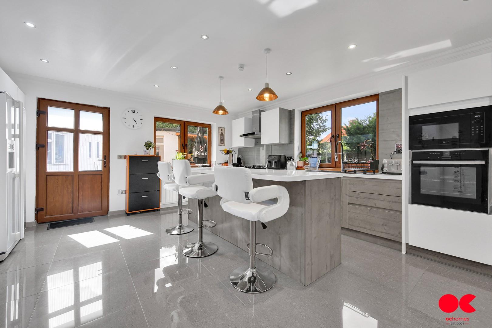 4 bed semi-detached house for sale in Homestead Road, Dagenham  - Property Image 21