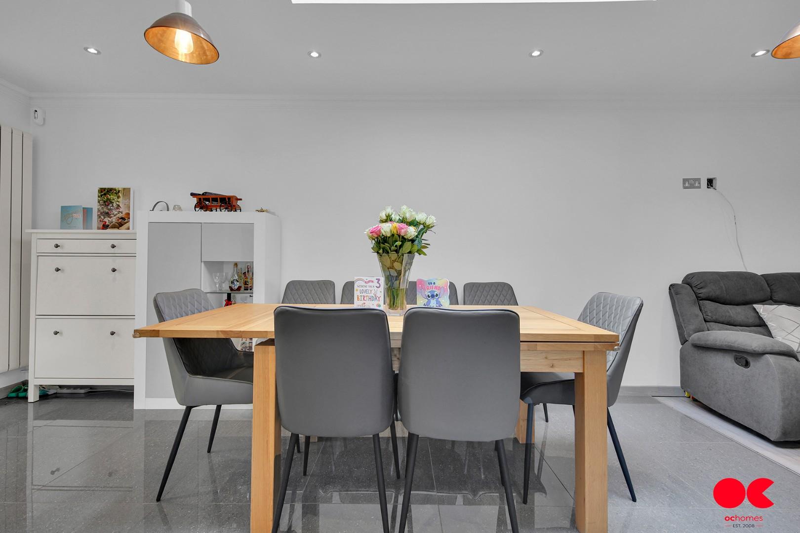 4 bed semi-detached house for sale in Homestead Road, Dagenham  - Property Image 35