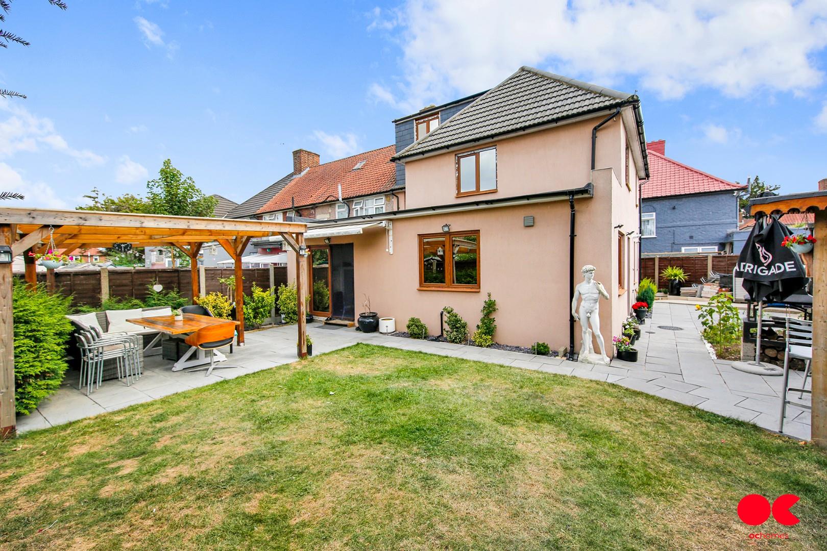 4 bed semi-detached house for sale in Homestead Road, Dagenham  - Property Image 31