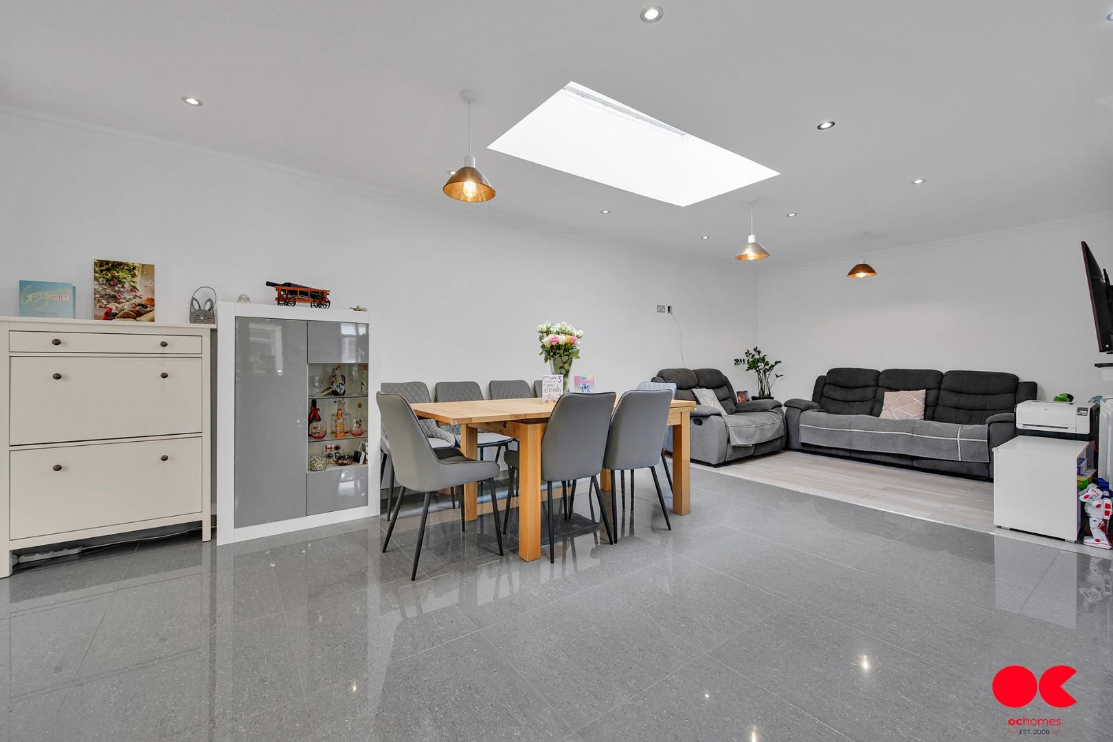 4 bed semi-detached house for sale in Homestead Road, Dagenham  - Property Image 10