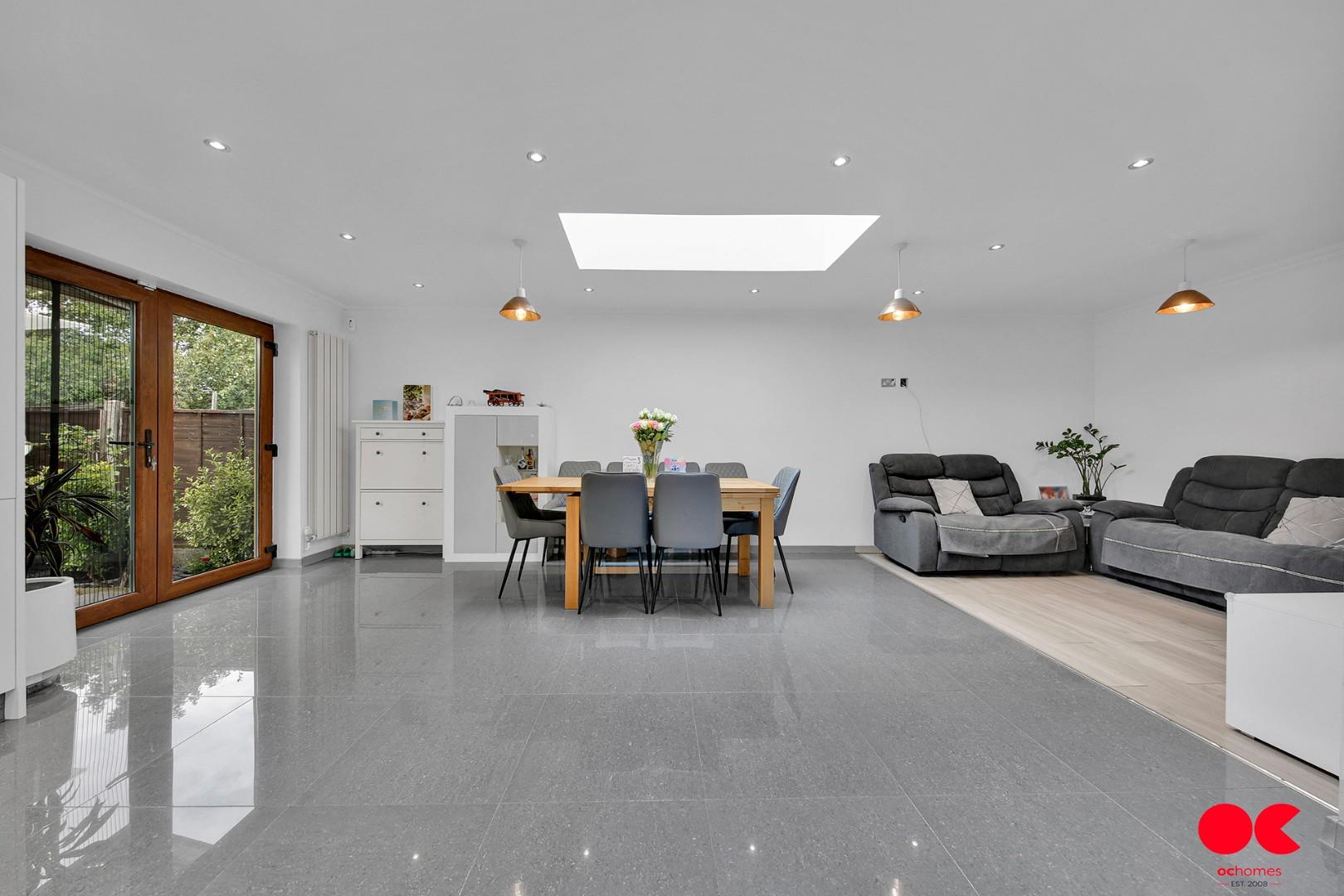 4 bed semi-detached house for sale in Homestead Road, Dagenham  - Property Image 32
