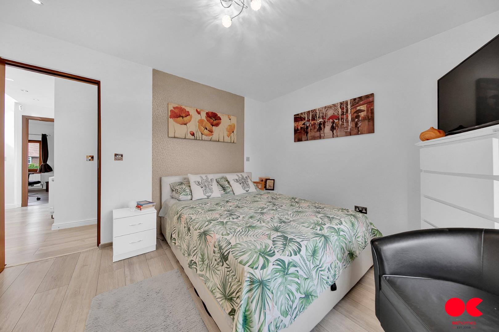 4 bed semi-detached house for sale in Homestead Road, Dagenham  - Property Image 25