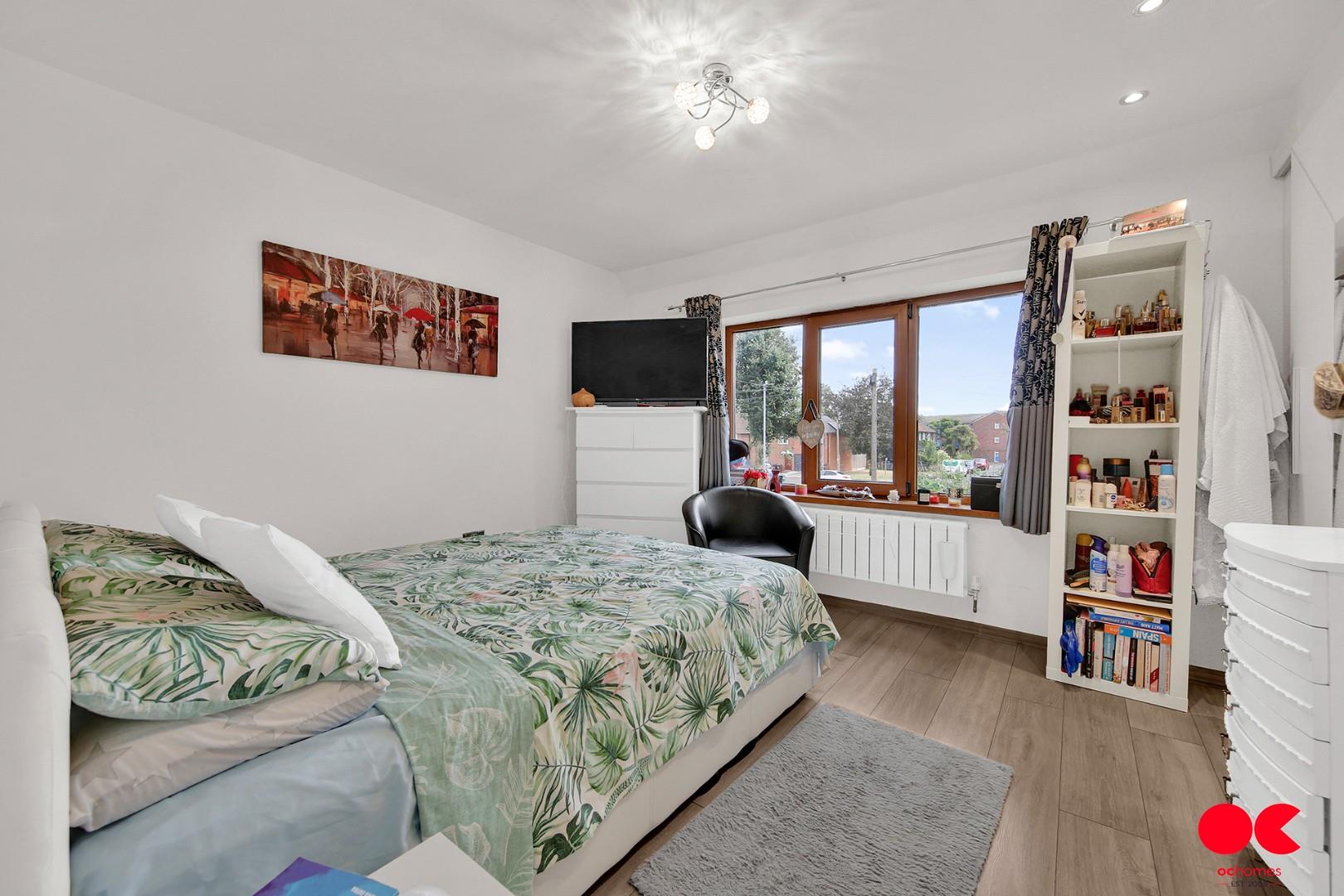 4 bed semi-detached house for sale in Homestead Road, Dagenham  - Property Image 17