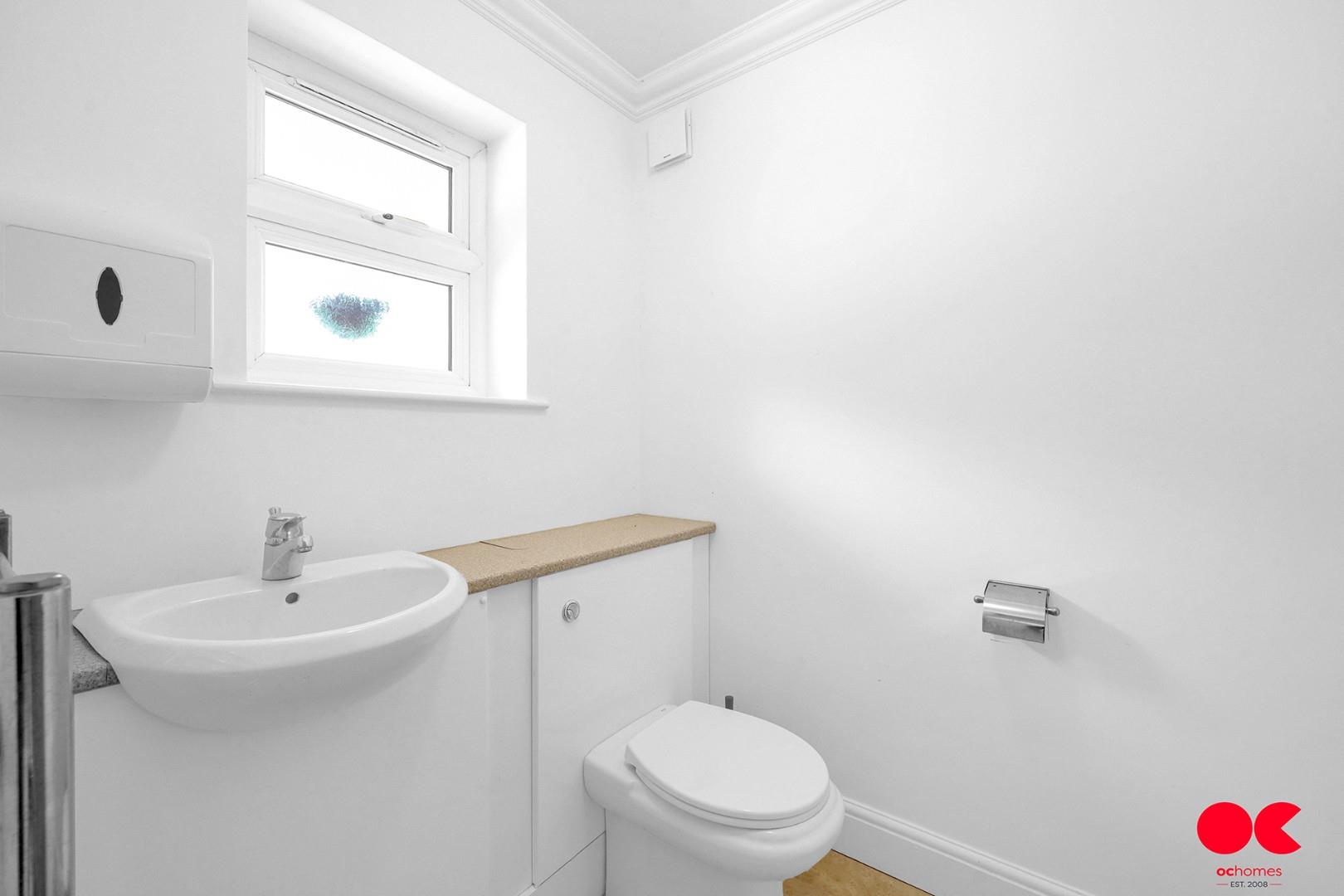 5 bed detached house to rent in Upland Drive, Brookmans Park  - Property Image 34