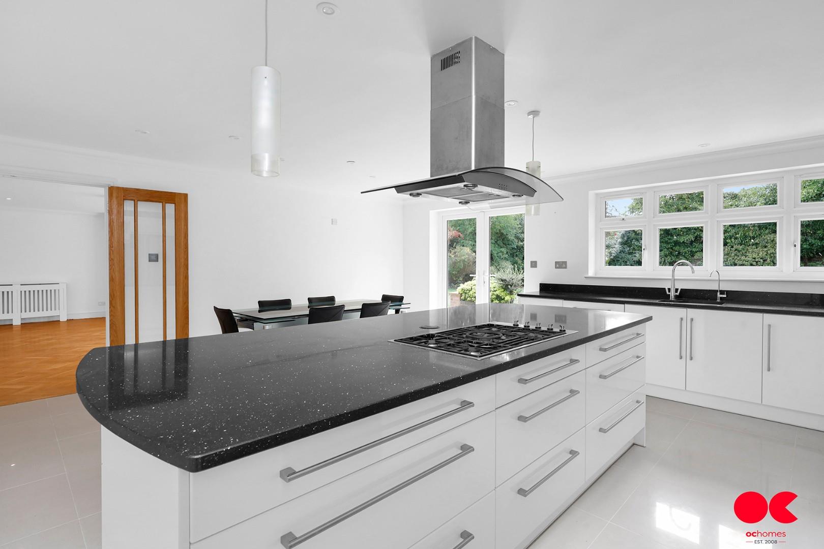 5 bed detached house to rent in Upland Drive, Brookmans Park  - Property Image 10