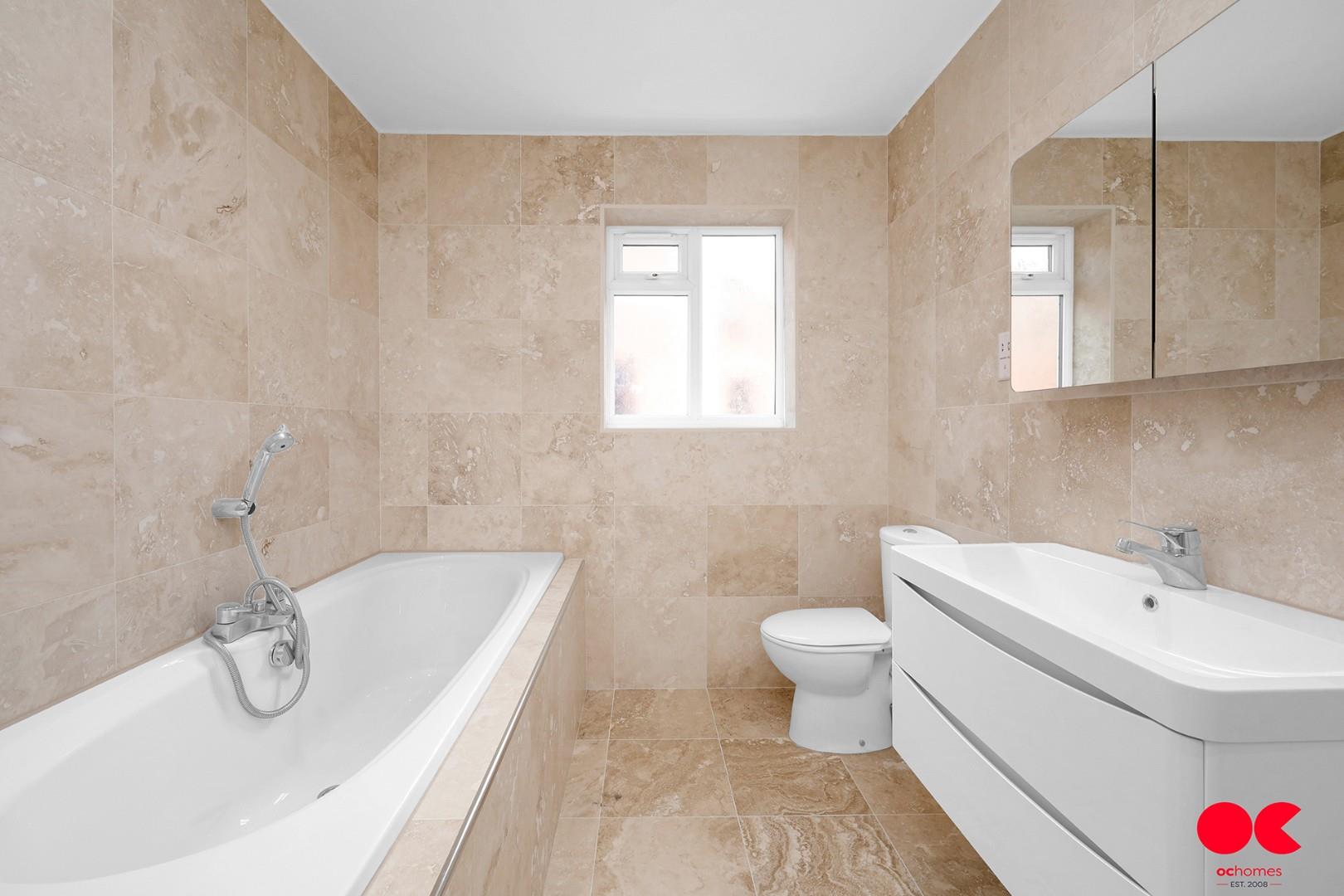 5 bed detached house to rent in Upland Drive, Brookmans Park  - Property Image 4