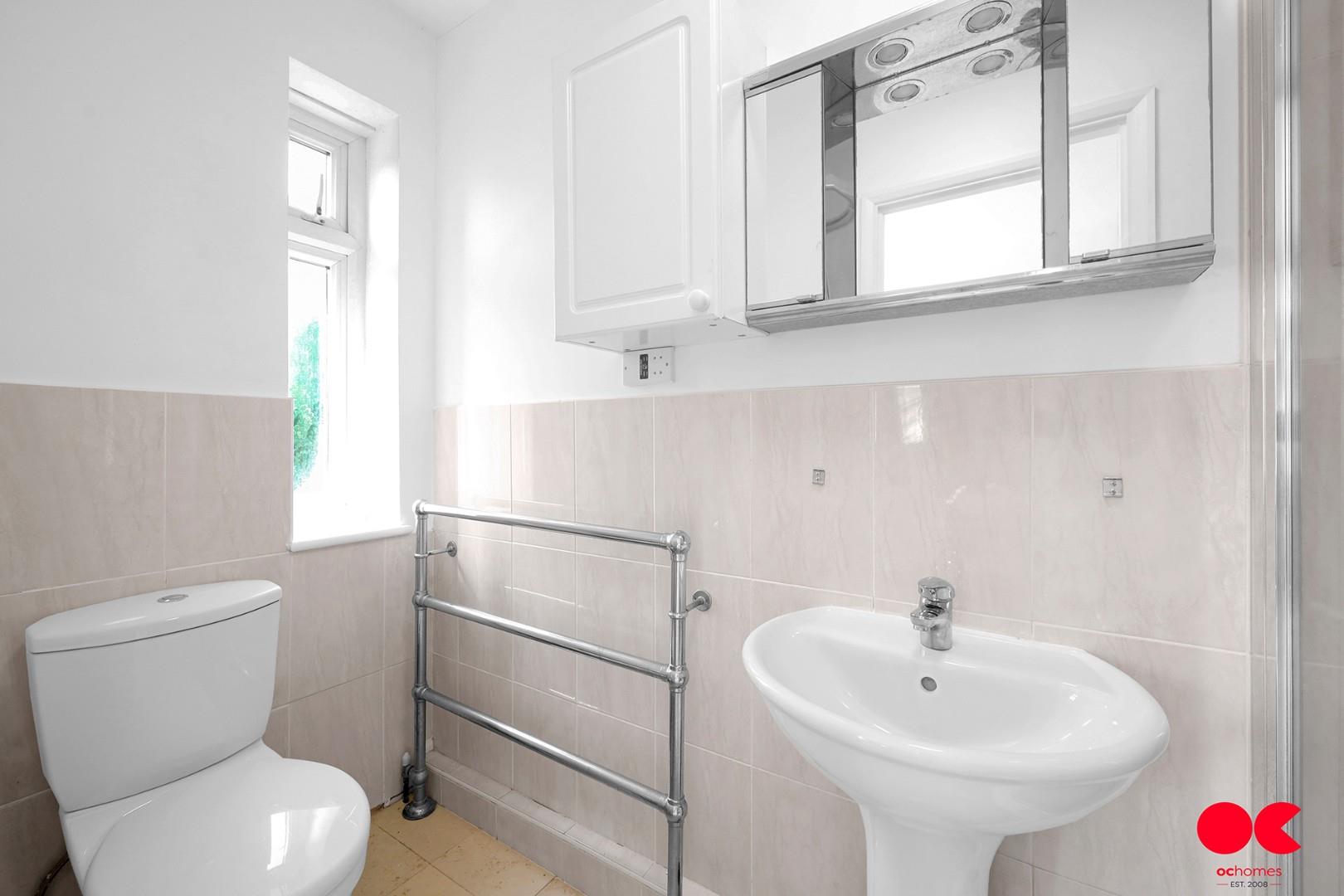 5 bed detached house to rent in Upland Drive, Brookmans Park  - Property Image 15