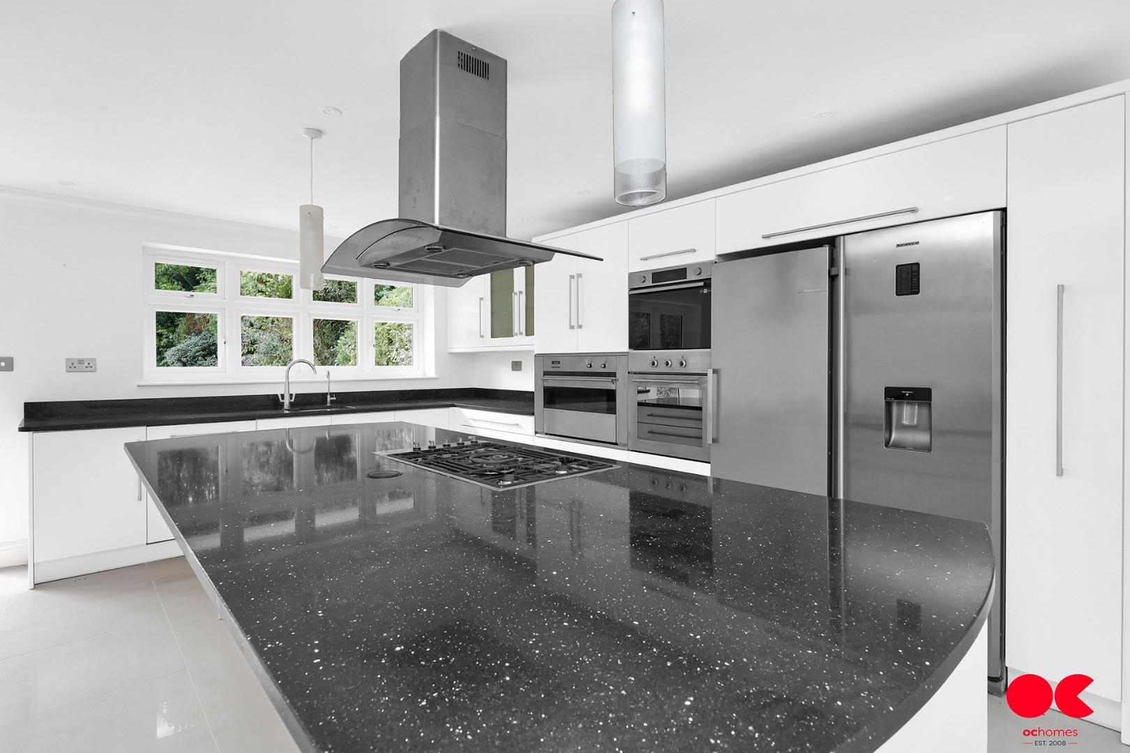 5 bed detached house to rent in Upland Drive, Brookmans Park  - Property Image 40