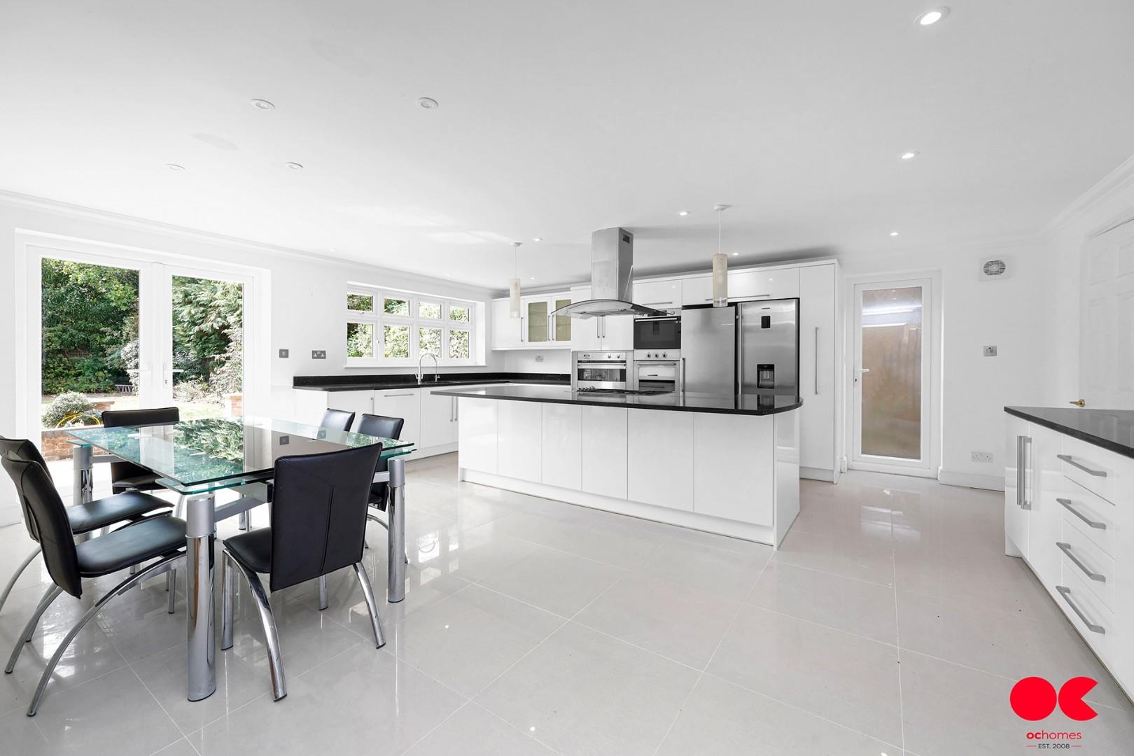 5 bed detached house to rent in Upland Drive, Brookmans Park  - Property Image 41