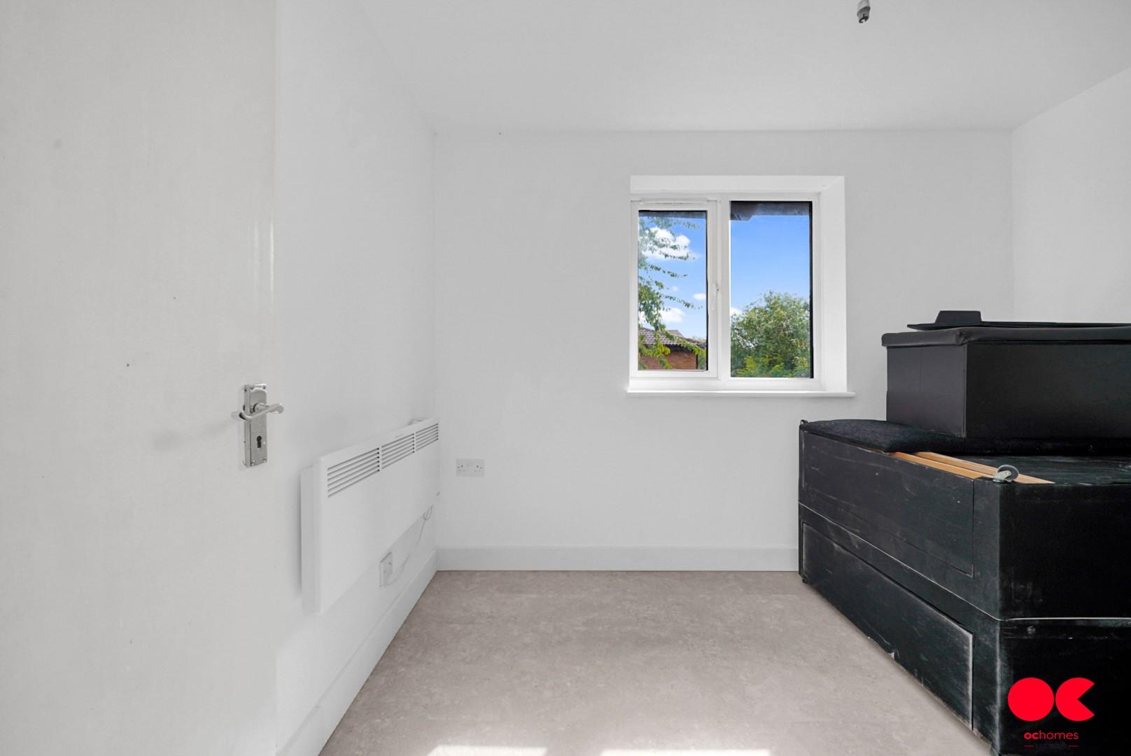 2 bed flat for sale in Pittman Gardens, Ilford  - Property Image 13