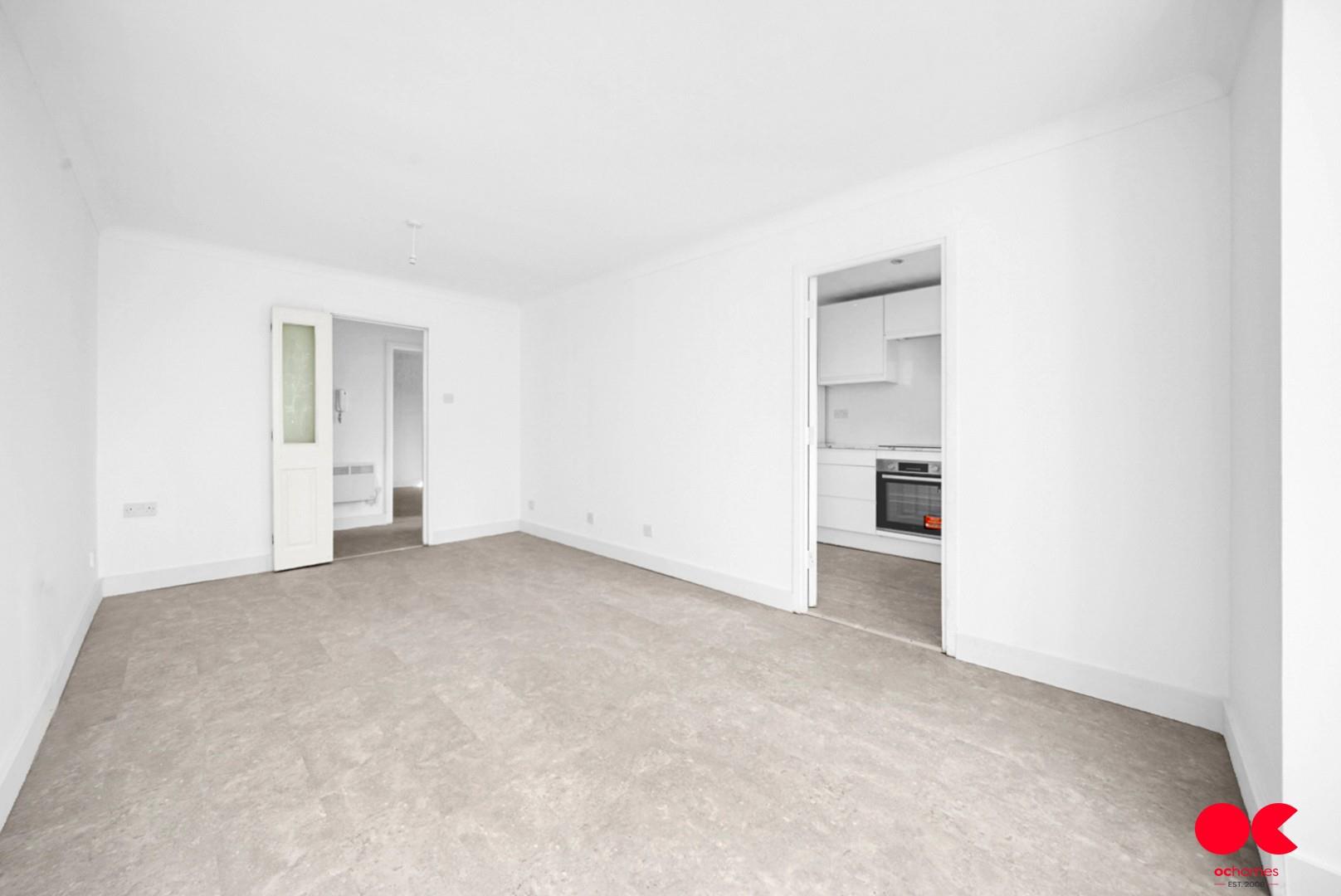 2 bed flat for sale in Pittman Gardens, Ilford - Property Image 1