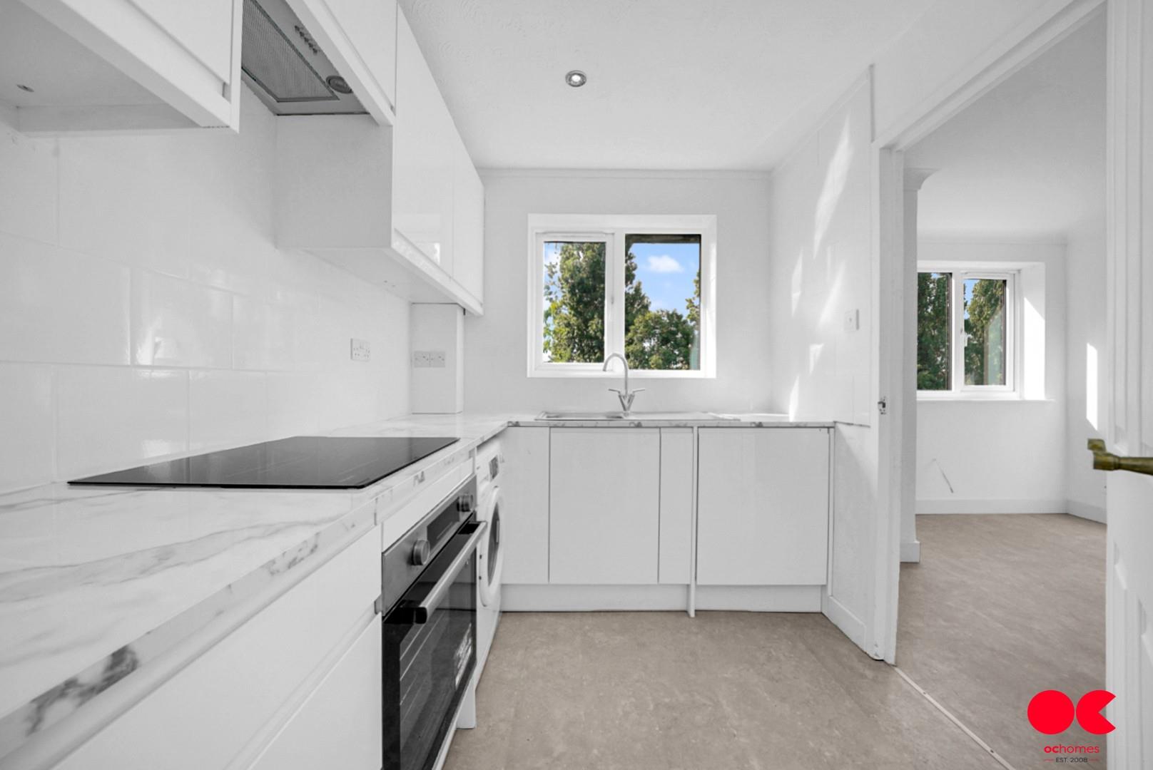 2 bed flat for sale in Pittman Gardens, Ilford  - Property Image 8