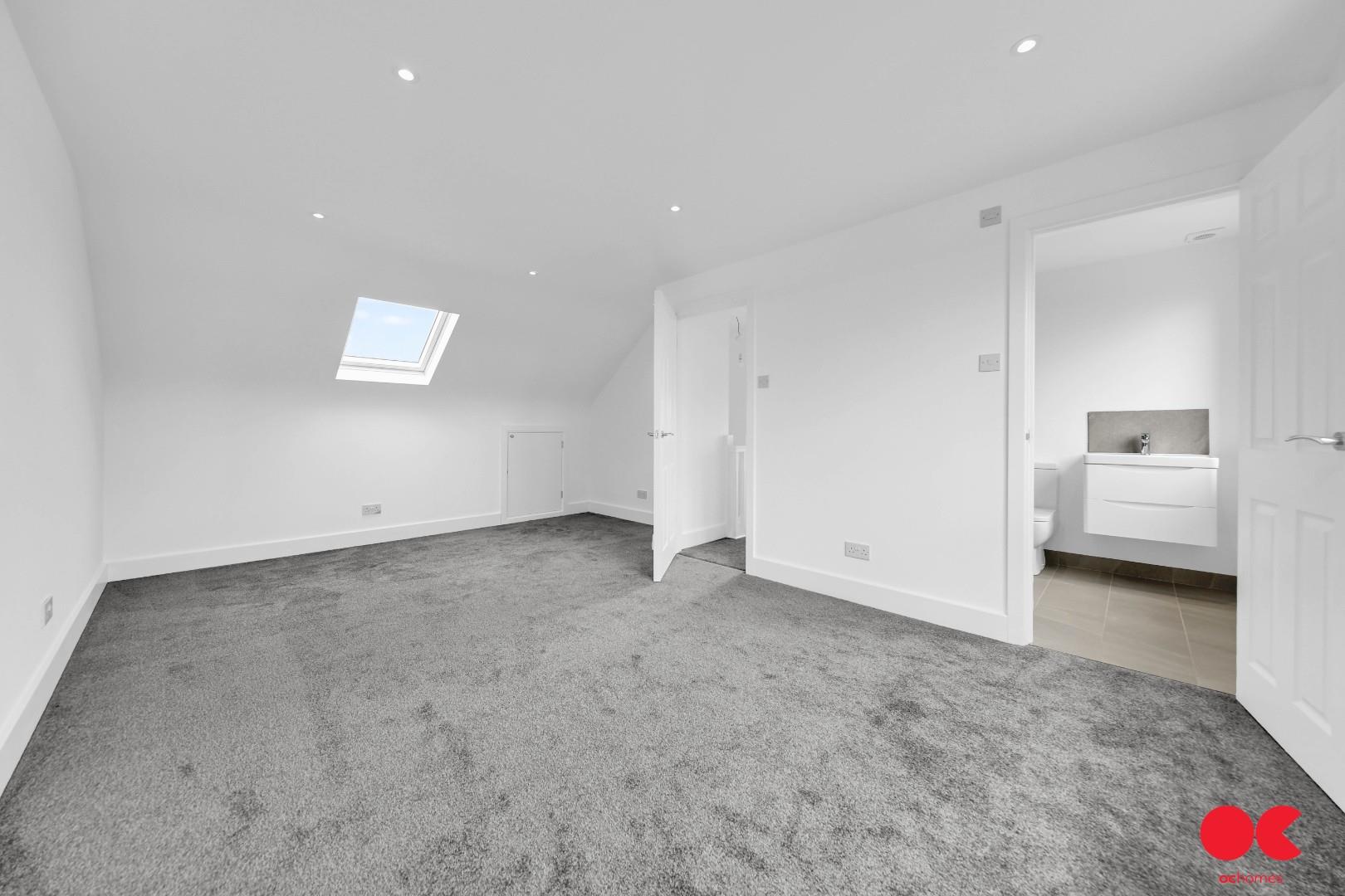 4 bed semi-detached house for sale in Central Drive, Hornchurch  - Property Image 17