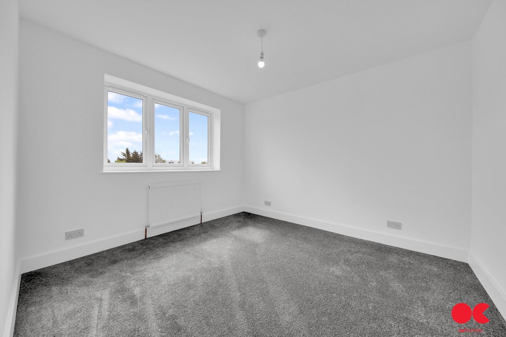 4 bed semi-detached house for sale in Central Drive, Hornchurch  - Property Image 20