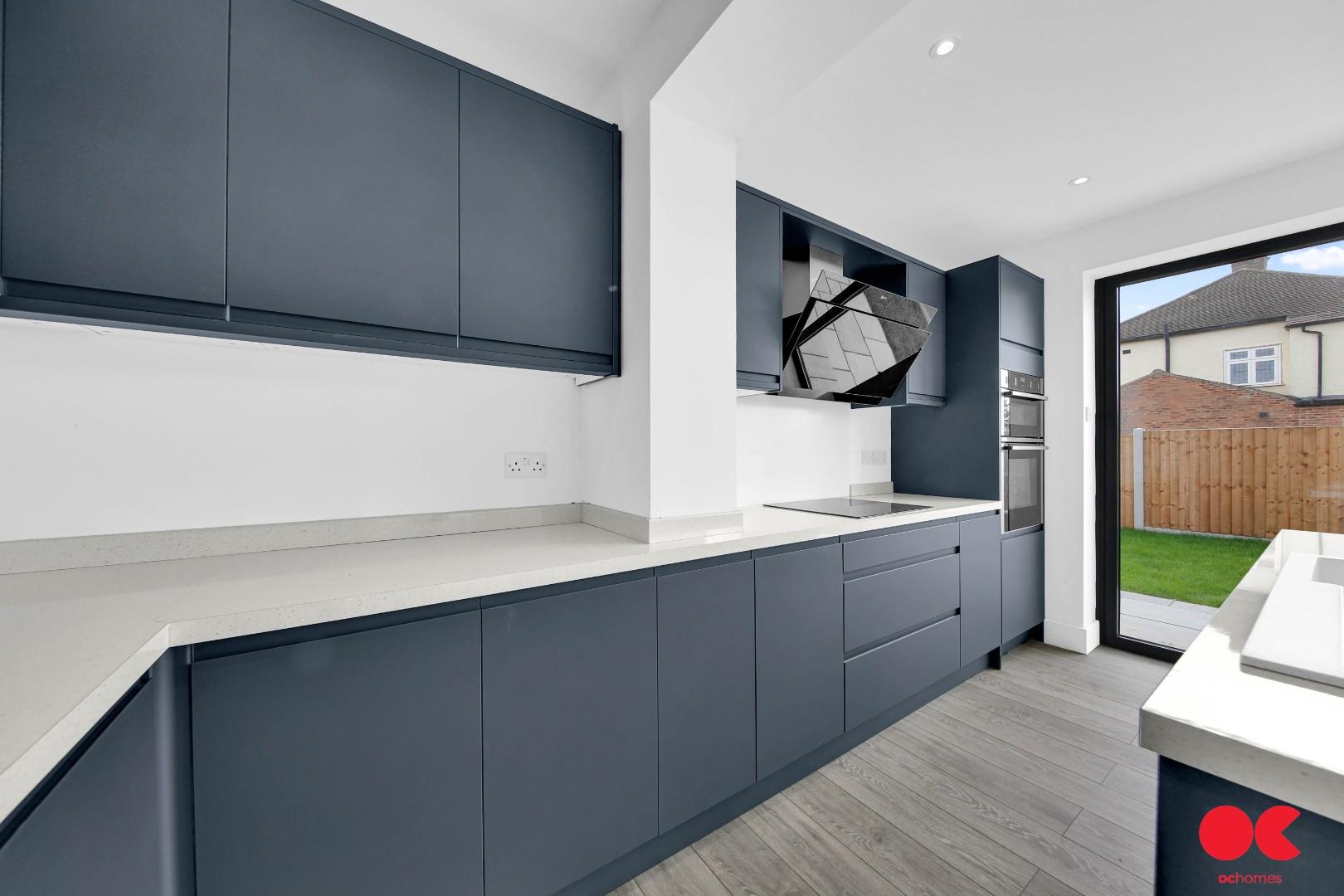 4 bed semi-detached house for sale in Central Drive, Hornchurch  - Property Image 22