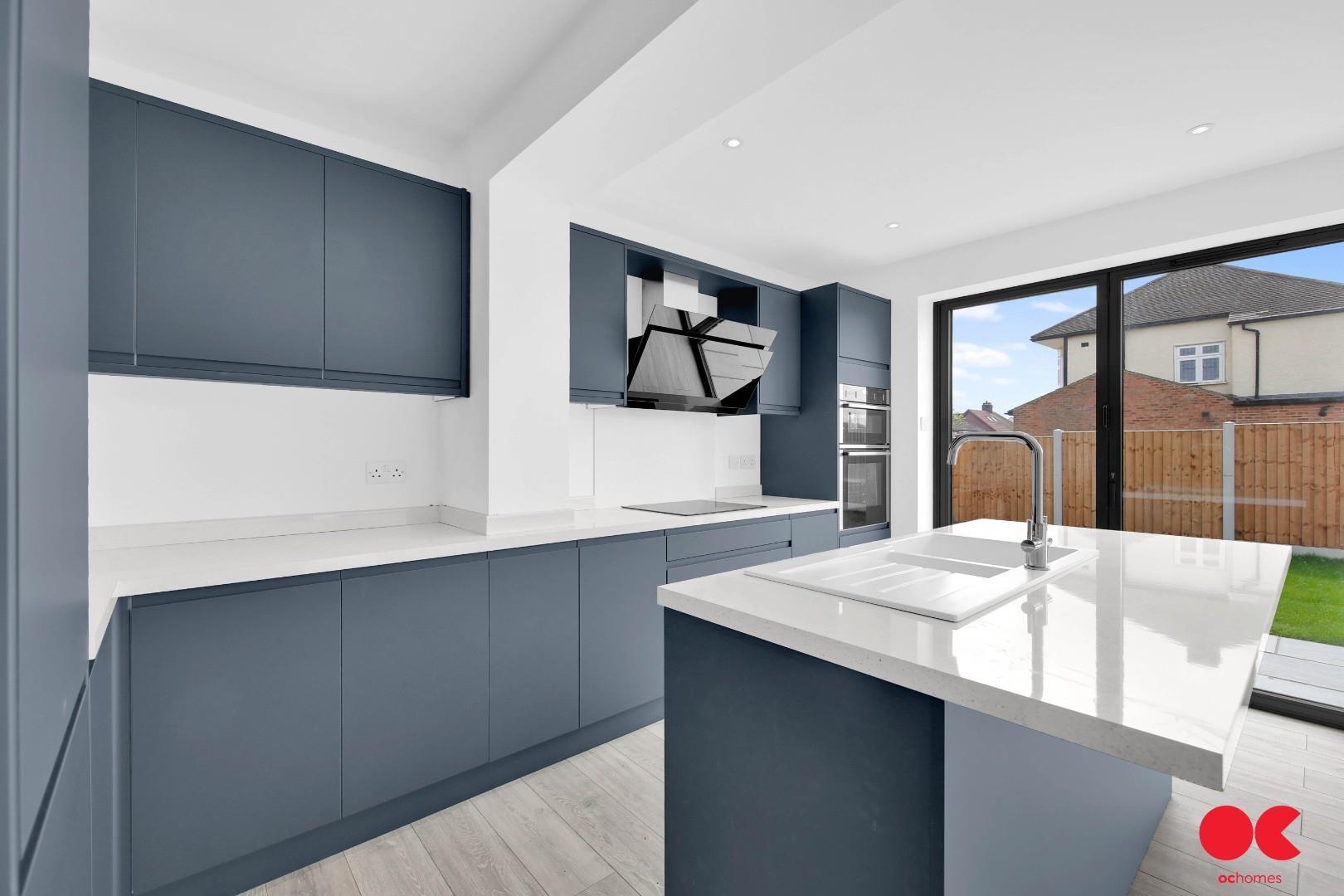 4 bed semi-detached house for sale in Central Drive, Hornchurch  - Property Image 16