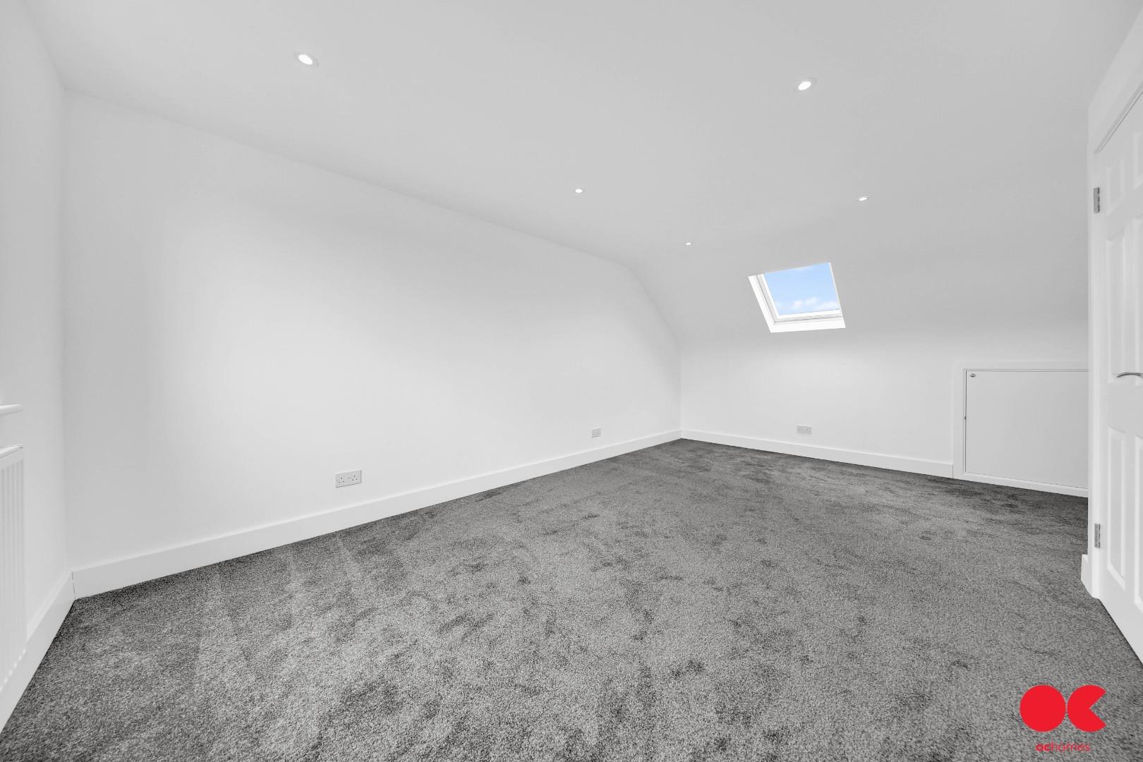4 bed semi-detached house for sale in Central Drive, Hornchurch  - Property Image 23