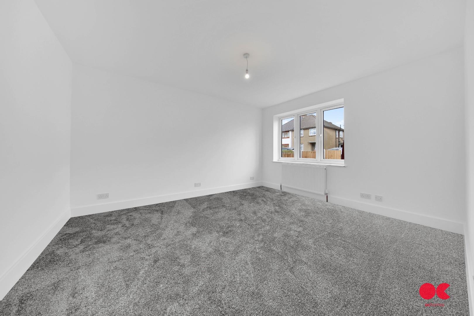 4 bed semi-detached house for sale in Central Drive, Hornchurch  - Property Image 32