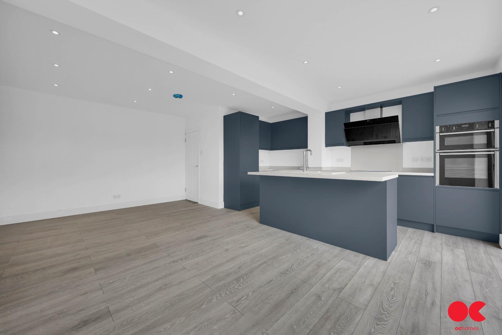 4 bed semi-detached house for sale in Central Drive, Hornchurch  - Property Image 31