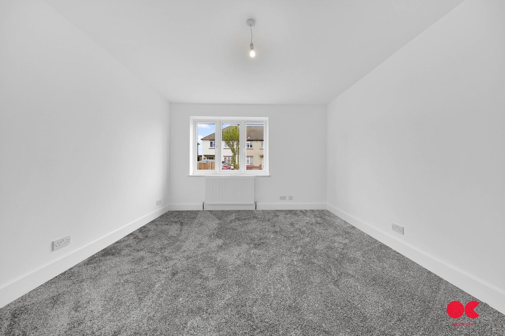 4 bed semi-detached house for sale in Central Drive, Hornchurch  - Property Image 38