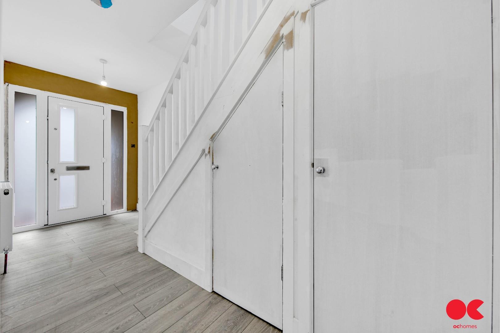 4 bed semi-detached house for sale in Central Drive, Hornchurch  - Property Image 11