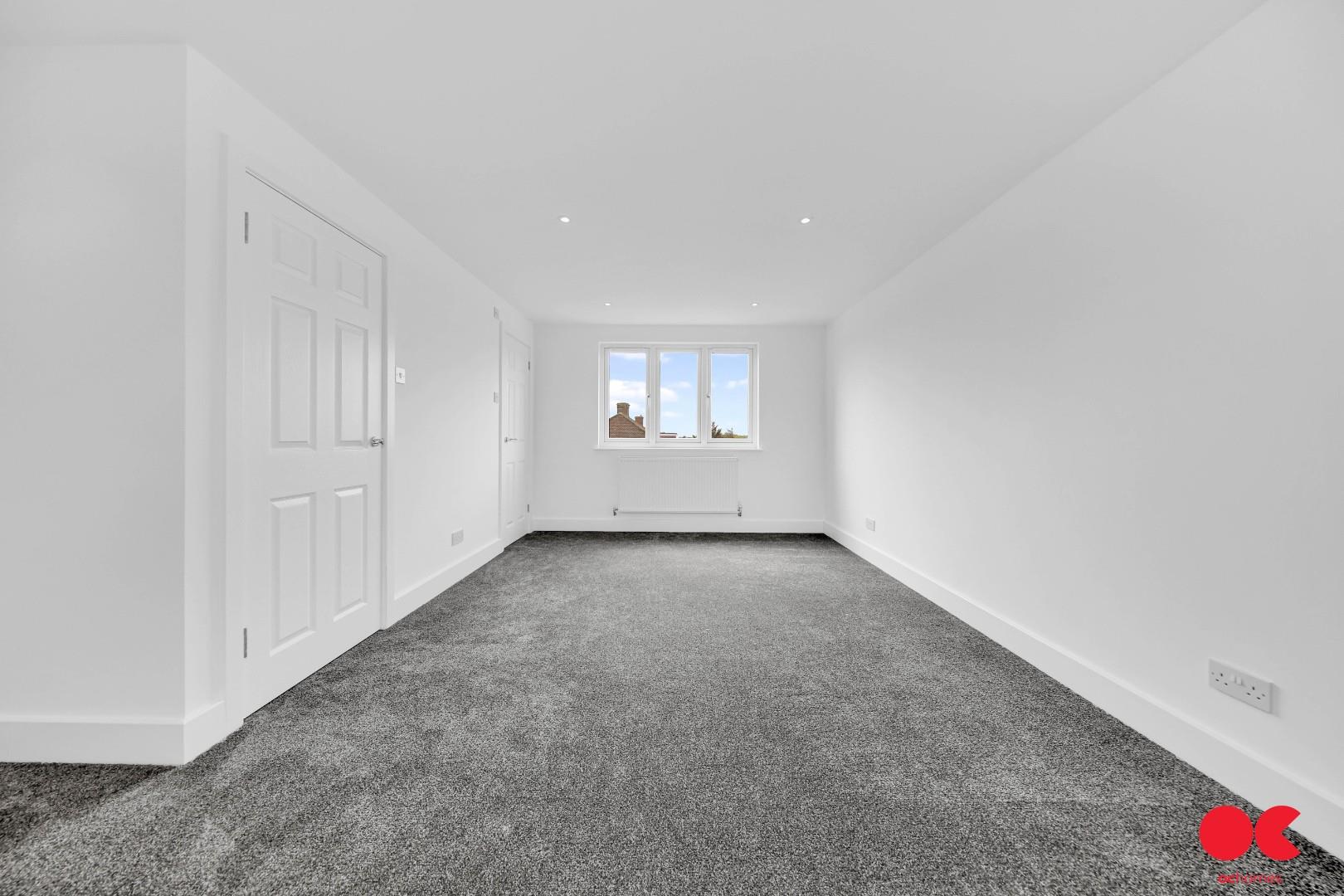4 bed semi-detached house for sale in Central Drive, Hornchurch  - Property Image 30