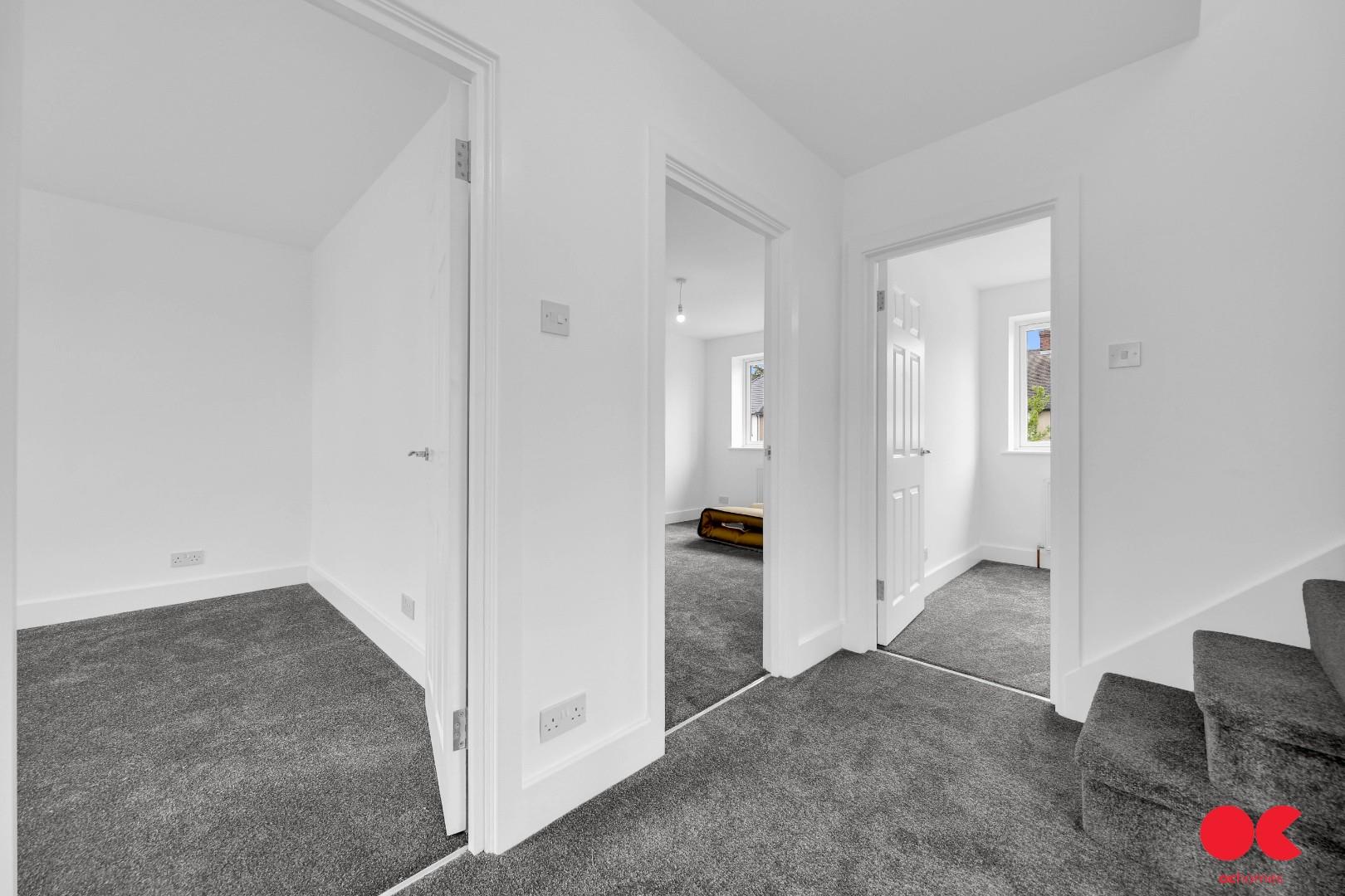 4 bed semi-detached house for sale in Central Drive, Hornchurch  - Property Image 14