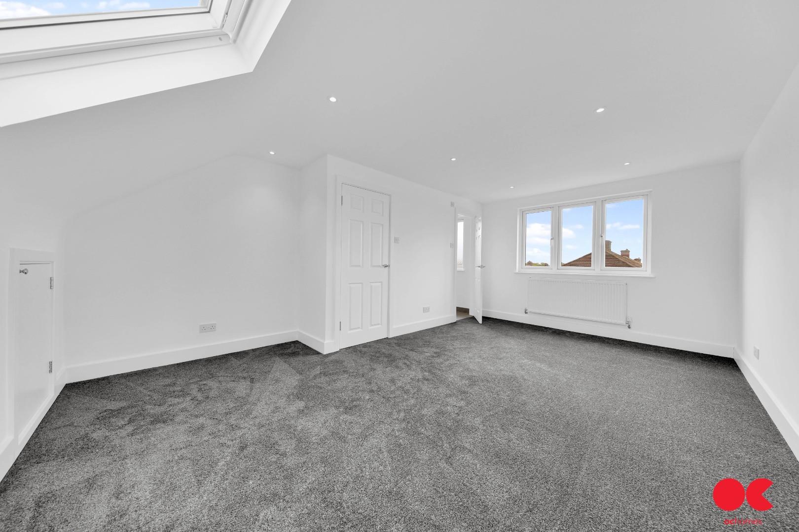 4 bed semi-detached house for sale in Central Drive, Hornchurch  - Property Image 29