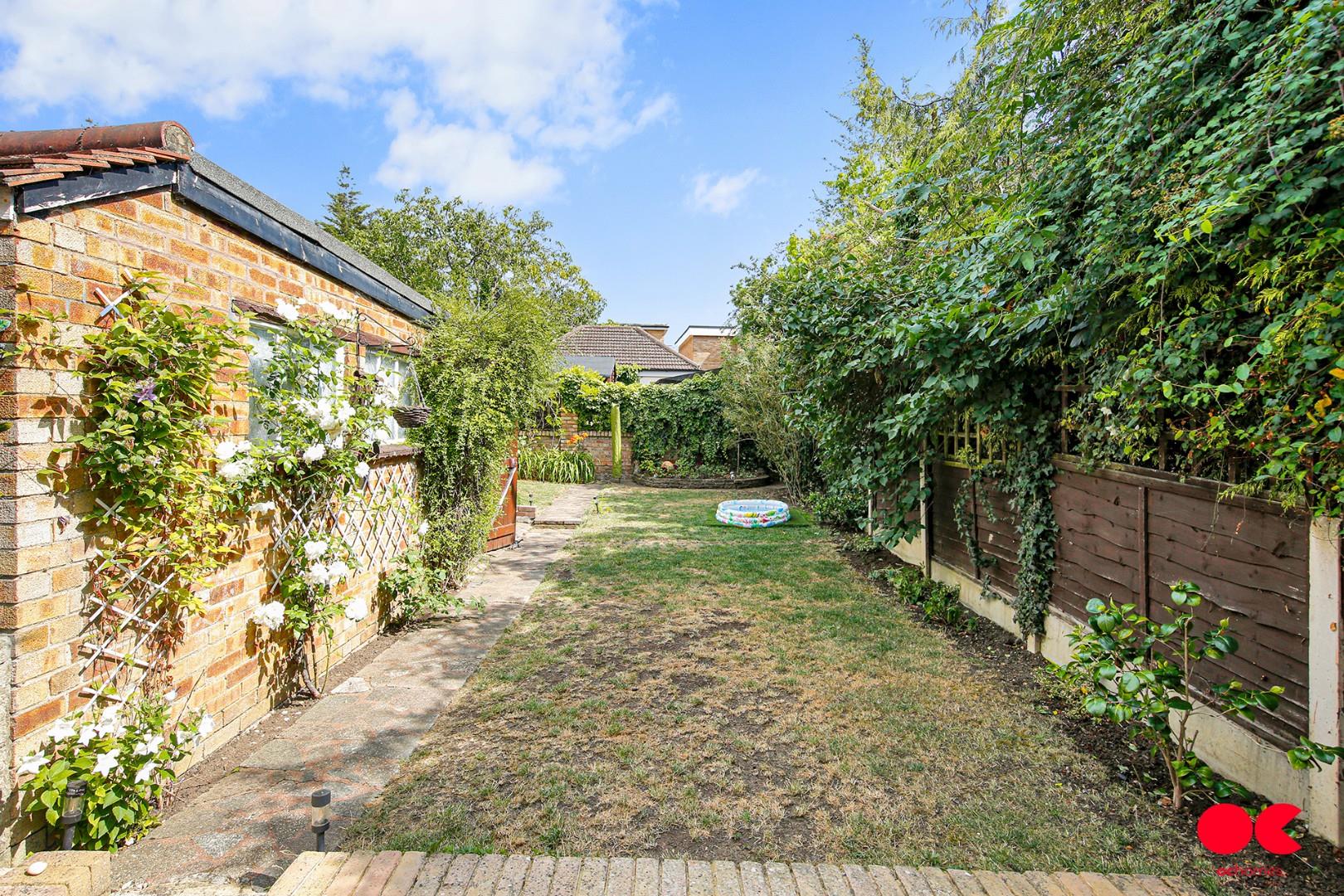 3 bed semi-detached house to rent in Farnes Drive, Romford  - Property Image 20