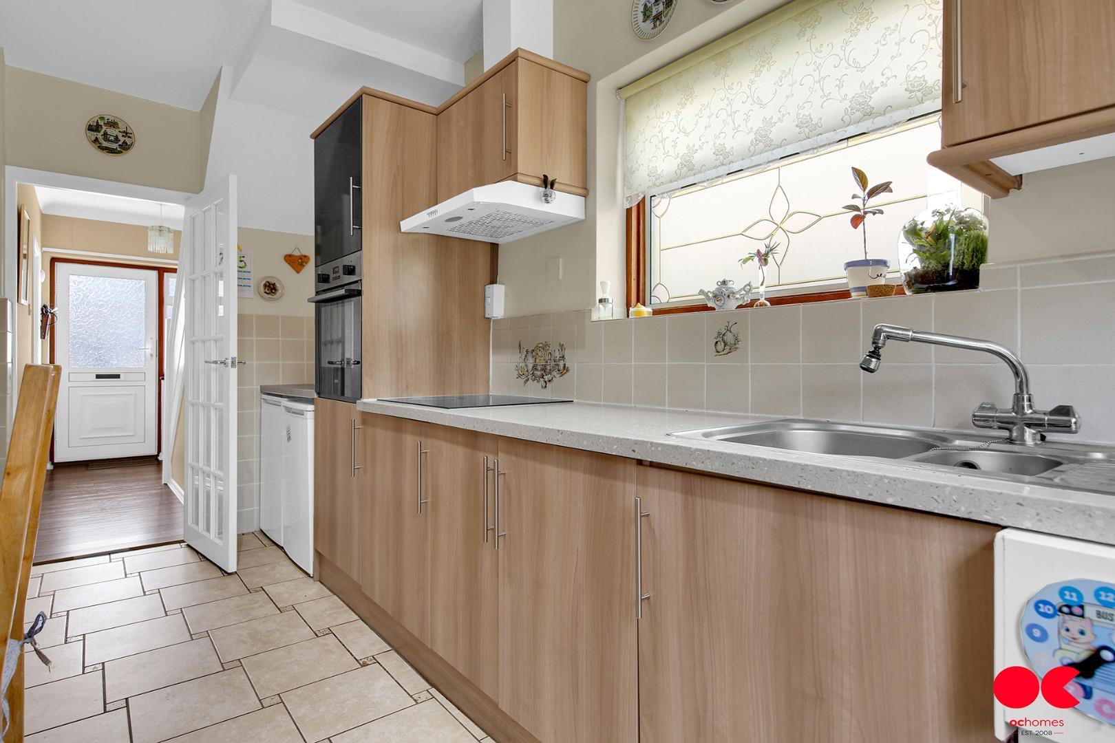 3 bed semi-detached house to rent in Farnes Drive, Romford  - Property Image 4