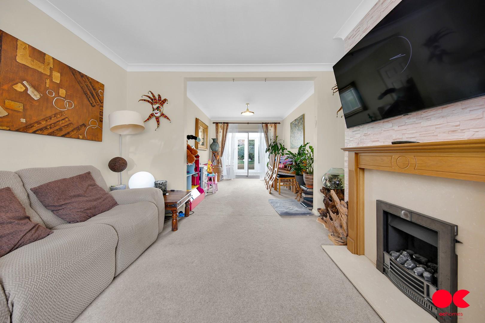 3 bed semi-detached house to rent in Farnes Drive, Romford  - Property Image 5