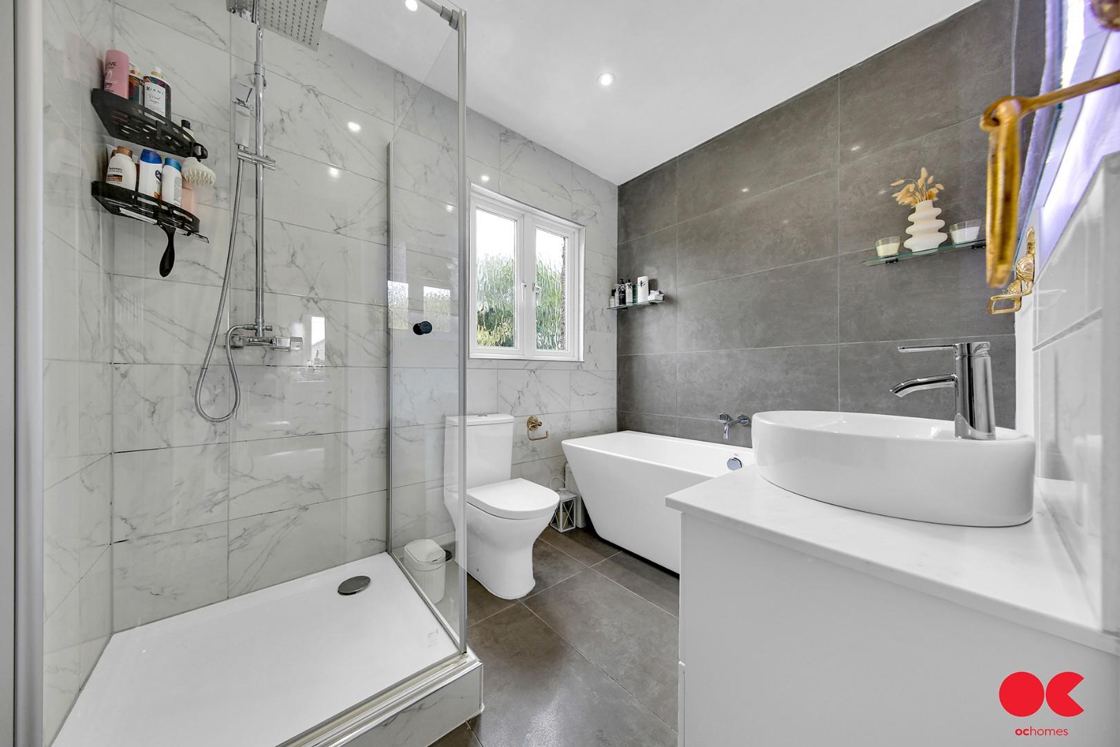 3 bed semi-detached house for sale in Rosslyn Avenue, Harold Wood  - Property Image 6