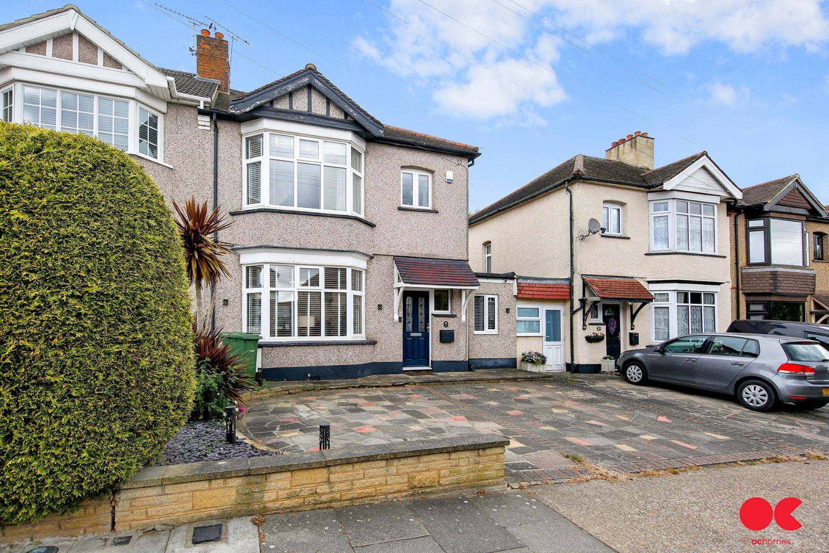 3 bed semi-detached house for sale in Rosslyn Avenue, Harold Wood  - Property Image 3