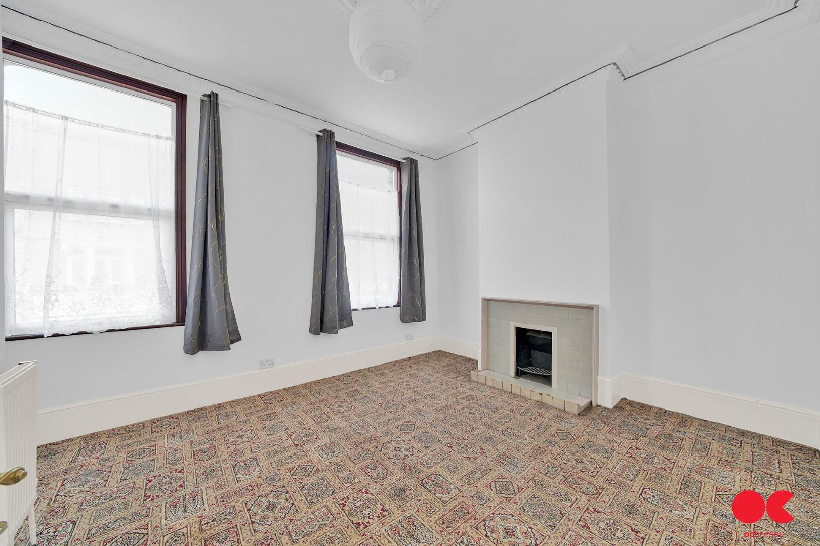 1 bed flat to rent in High Road Leytonstone, London  - Property Image 2