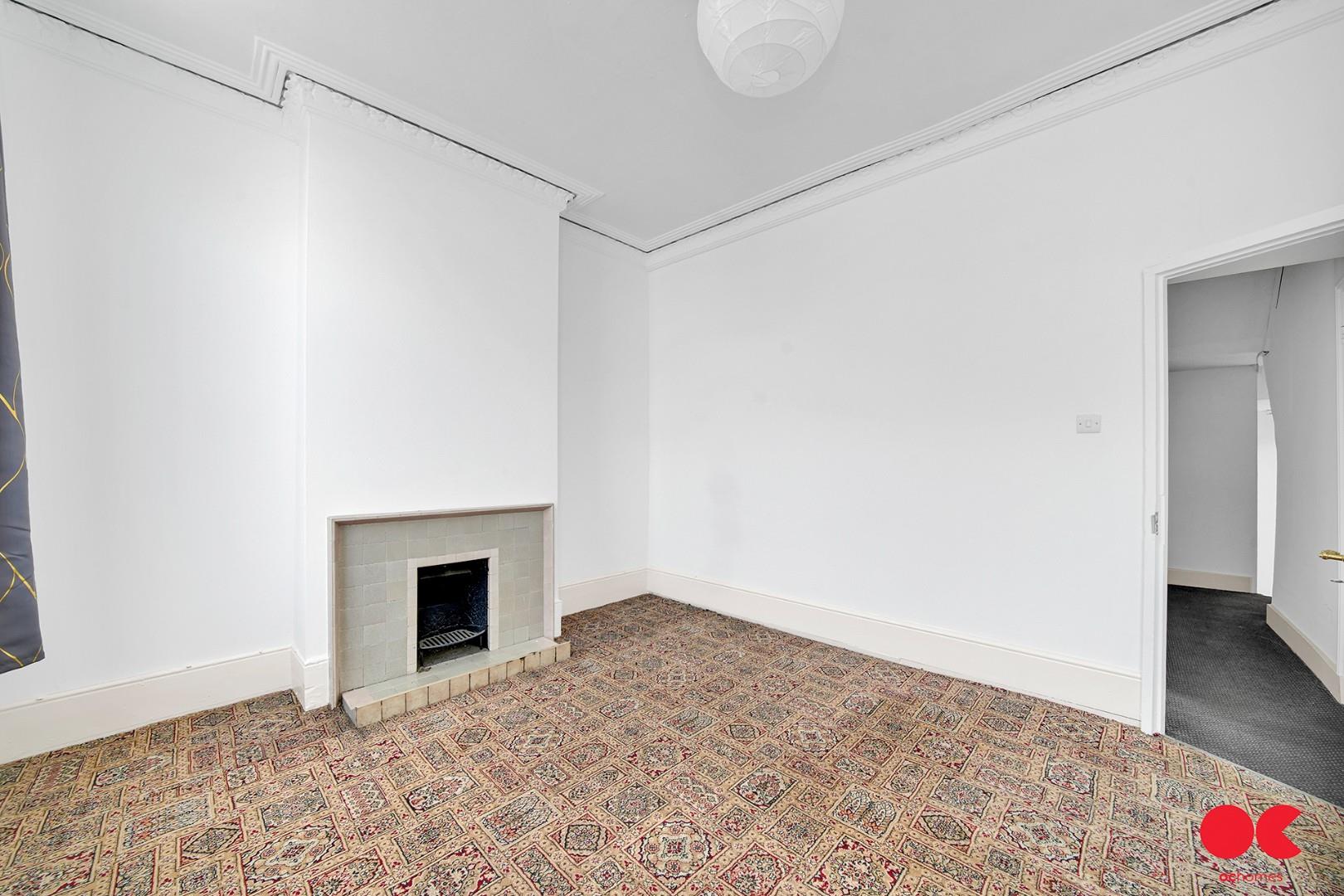 1 bed flat to rent in High Road Leytonstone, London  - Property Image 5